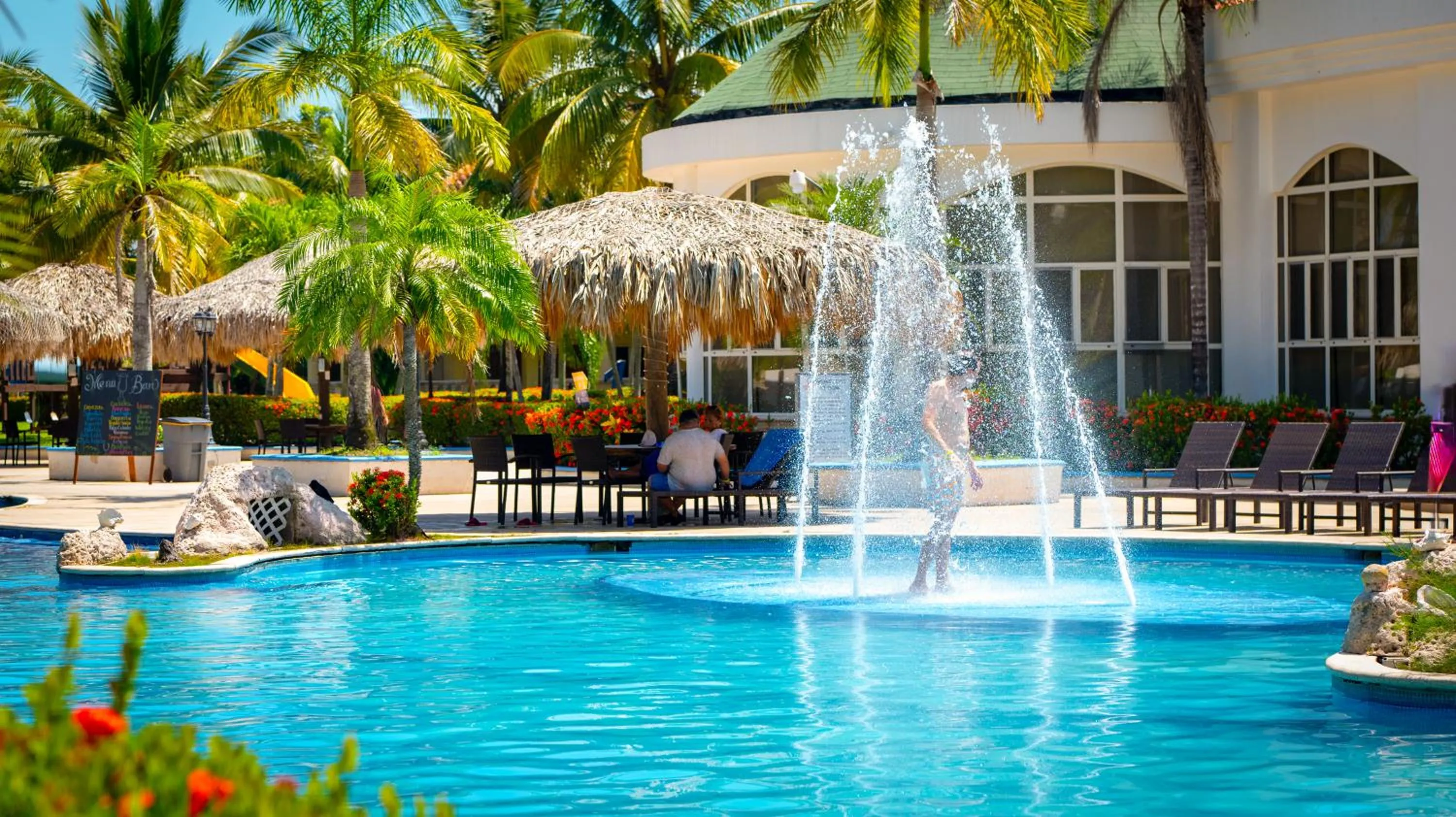 Pool view in La Ensenada Beach Resort