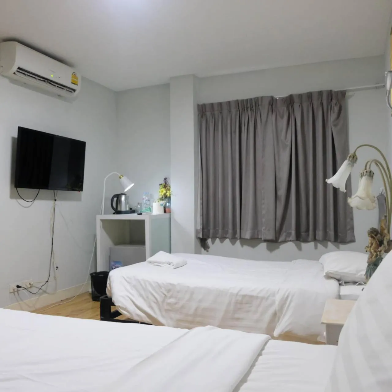 Bed in Tim Place - BTS Phra Khanong
