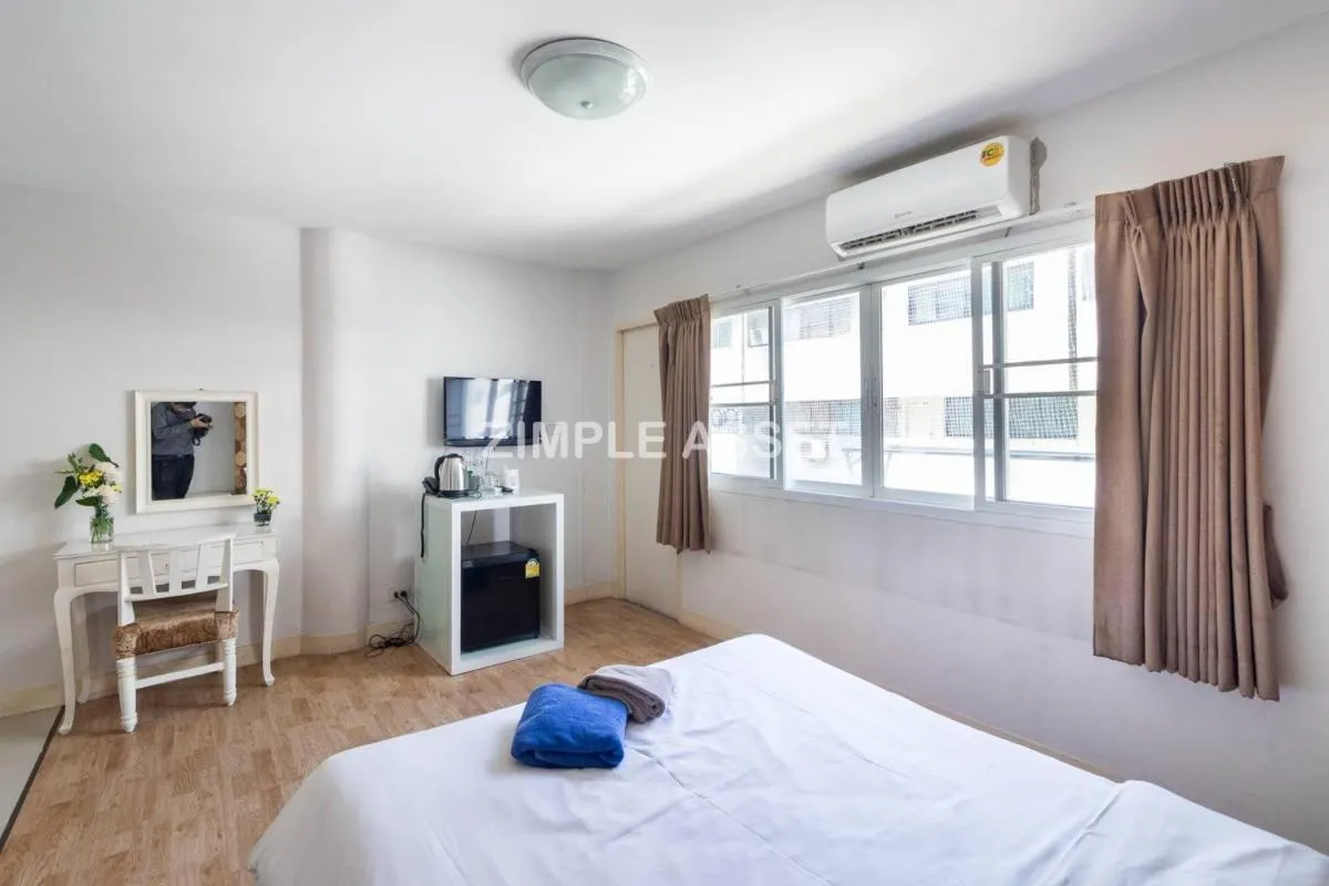 Bed in Tim Place - BTS Phra Khanong