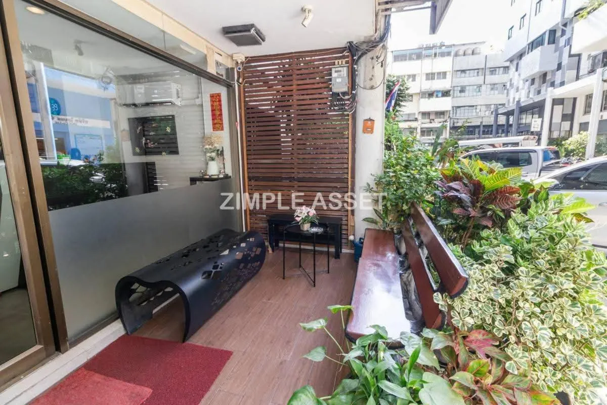 Property building in Tim Place - BTS Phra Khanong