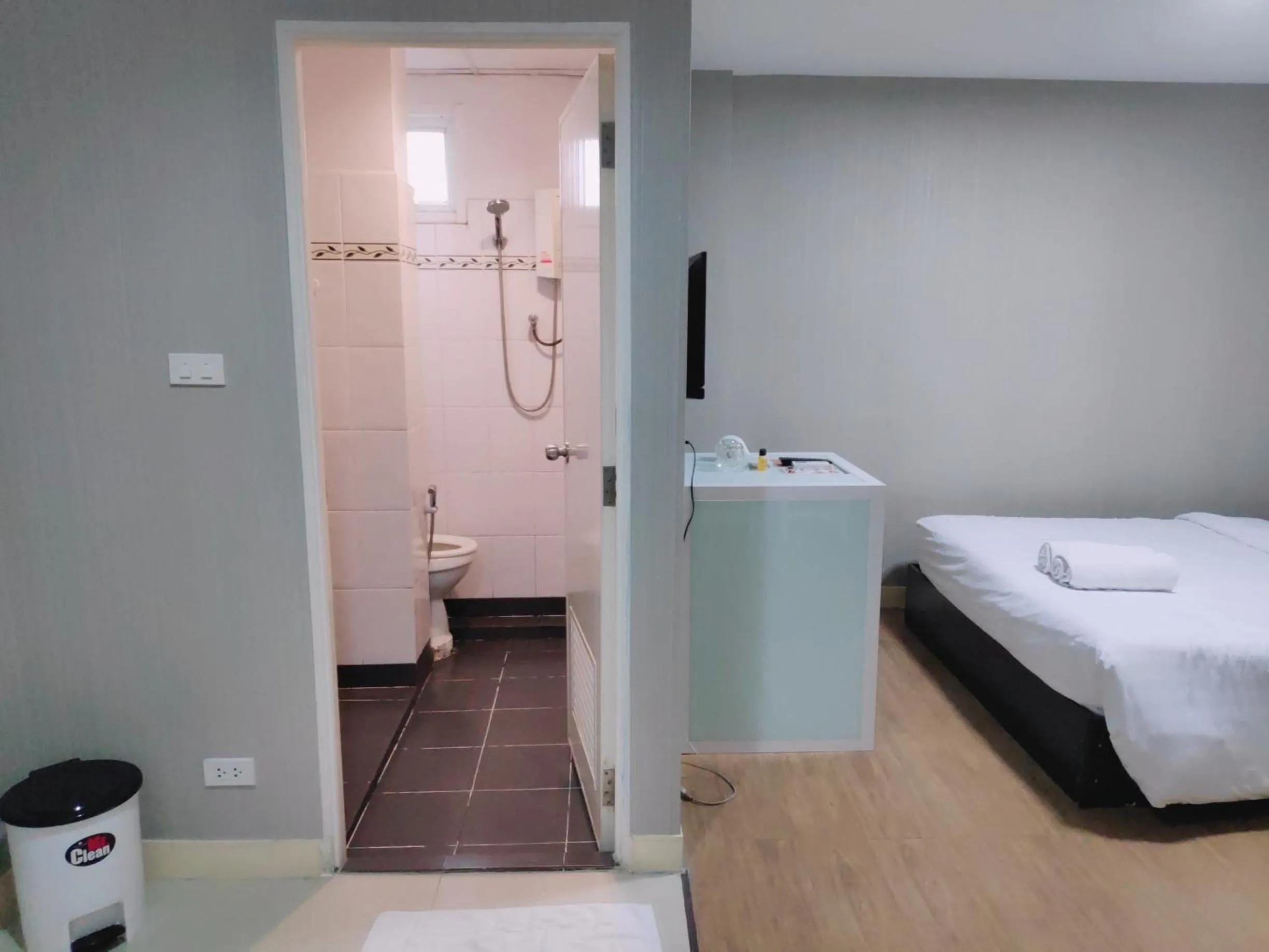 Bed in Tim Place - BTS Phra Khanong