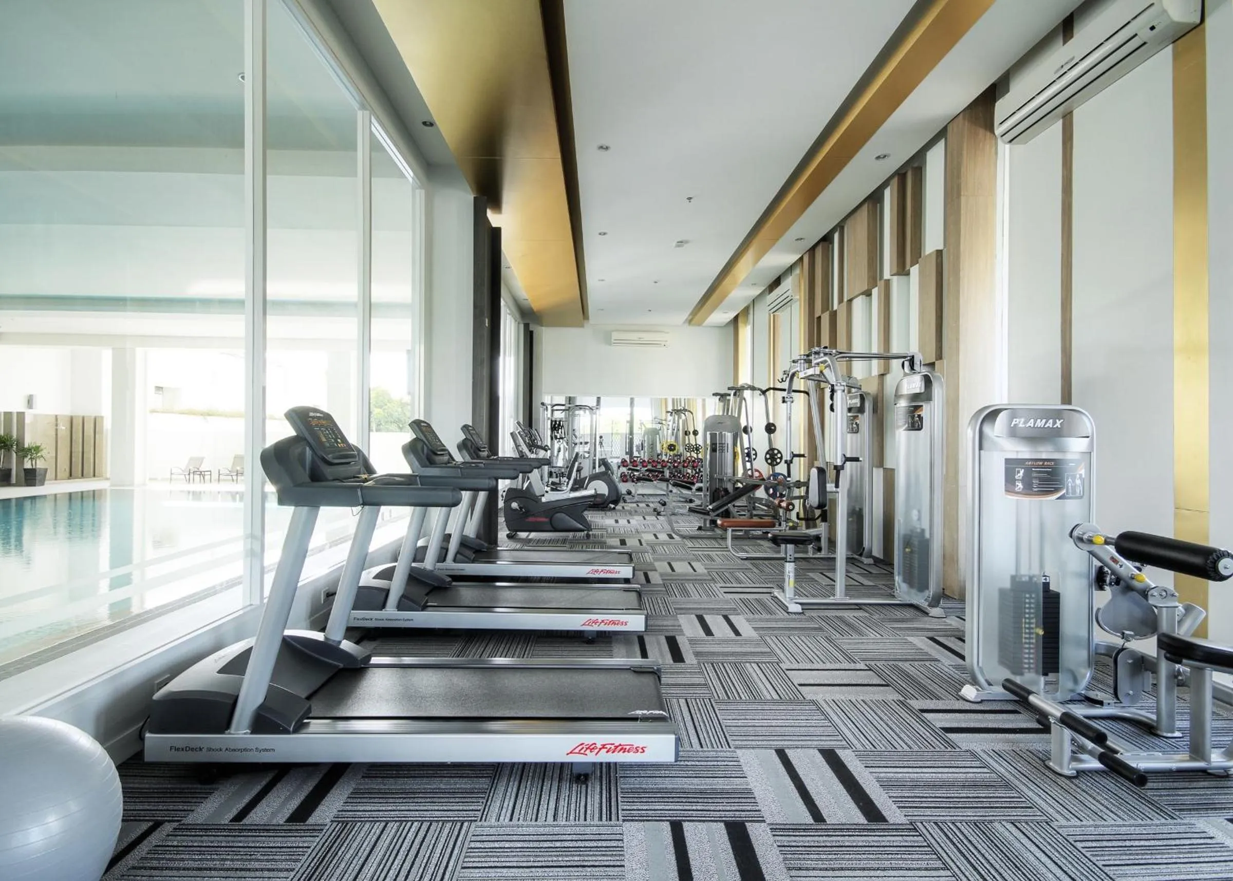 Fitness centre/facilities in Classic Kameo Hotel & Serviced Apartment, Rayong