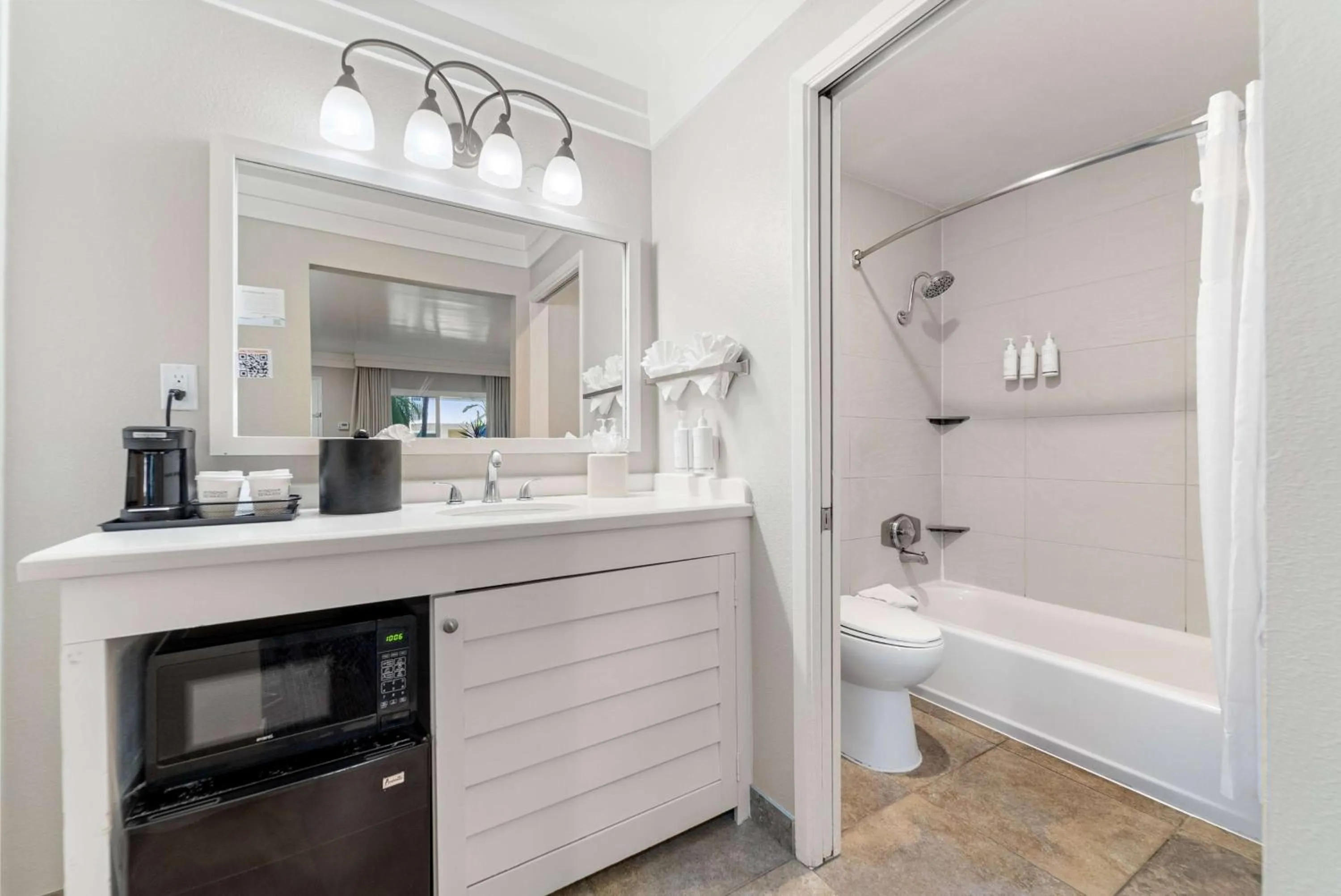 Bathroom in Days Inn by Wyndham San Diego Hotel Circle