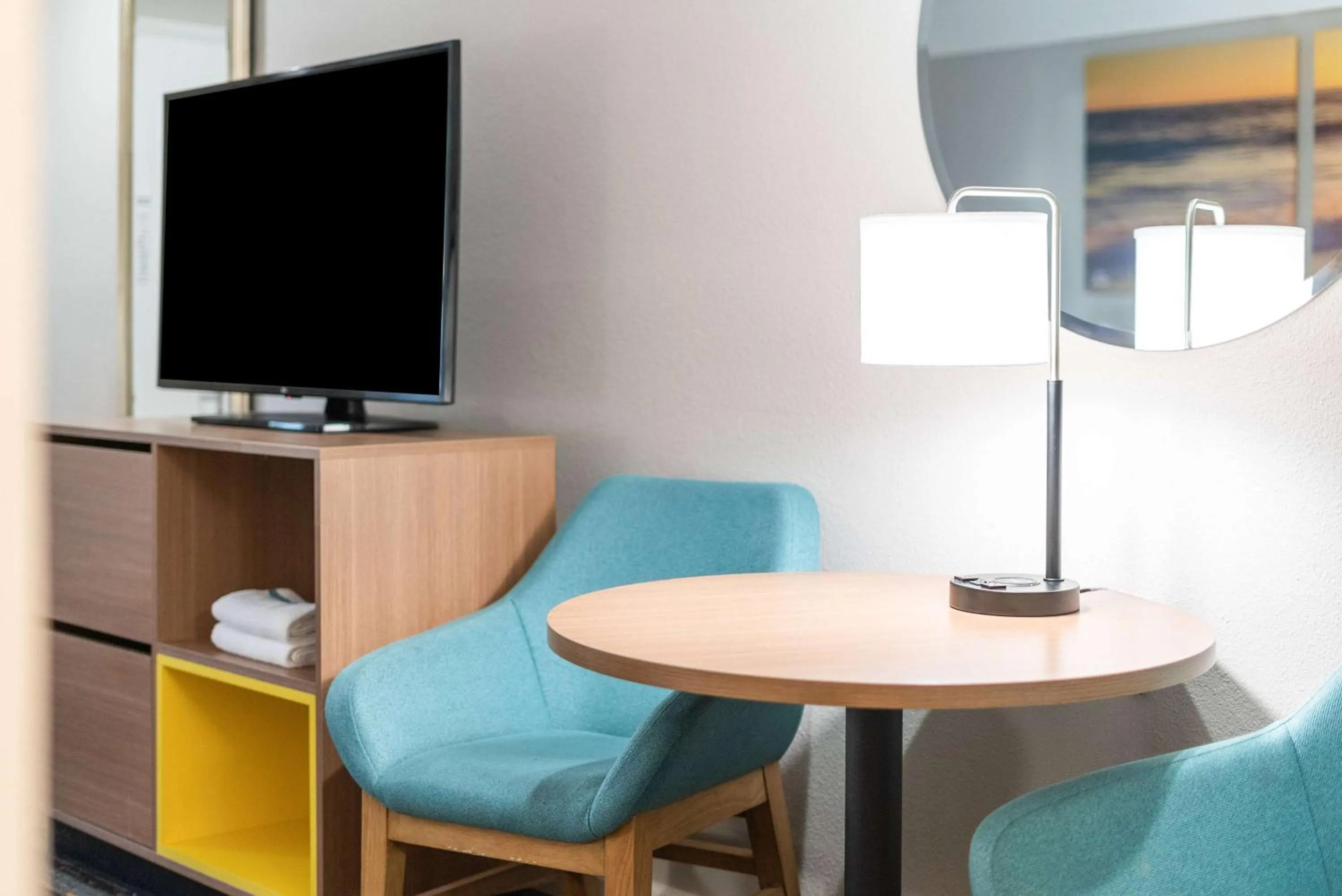 Photo of the whole room in Days Inn by Wyndham San Diego Hotel Circle