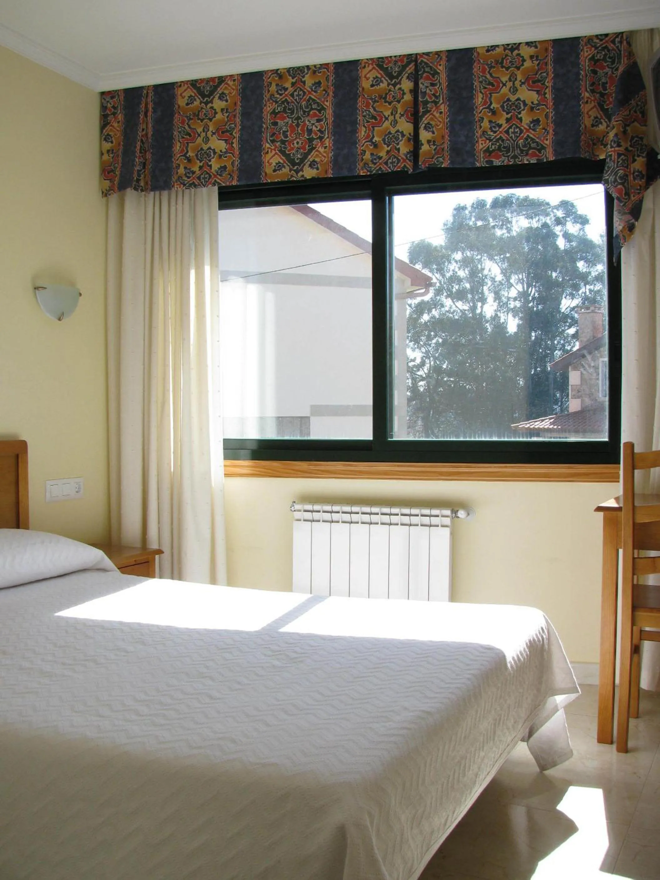 Photo of the whole room in Hotel Restaurante Los Tulipanes