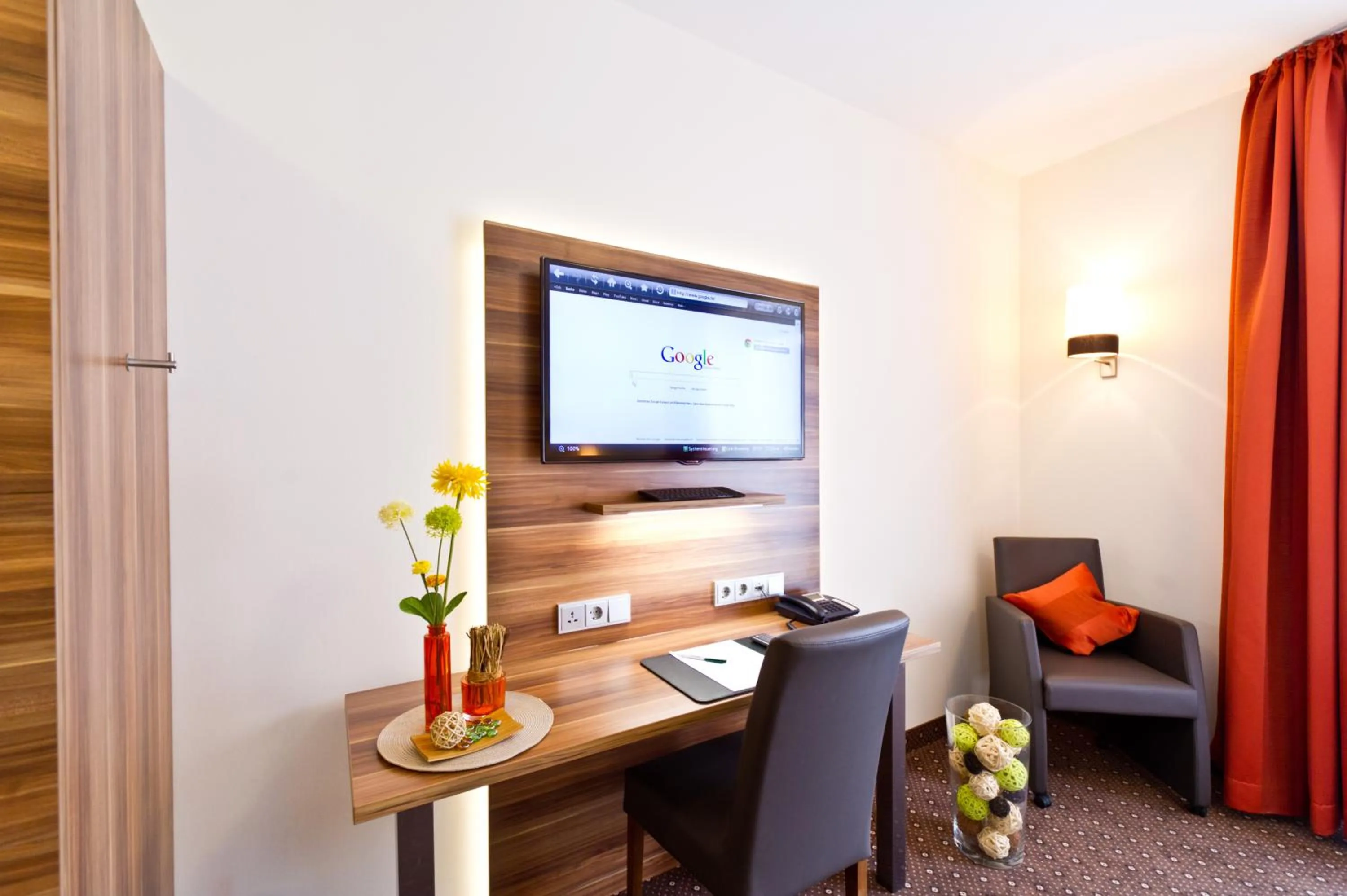 TV and multimedia in Wohlfühl-Hotel Neu Heidelberg