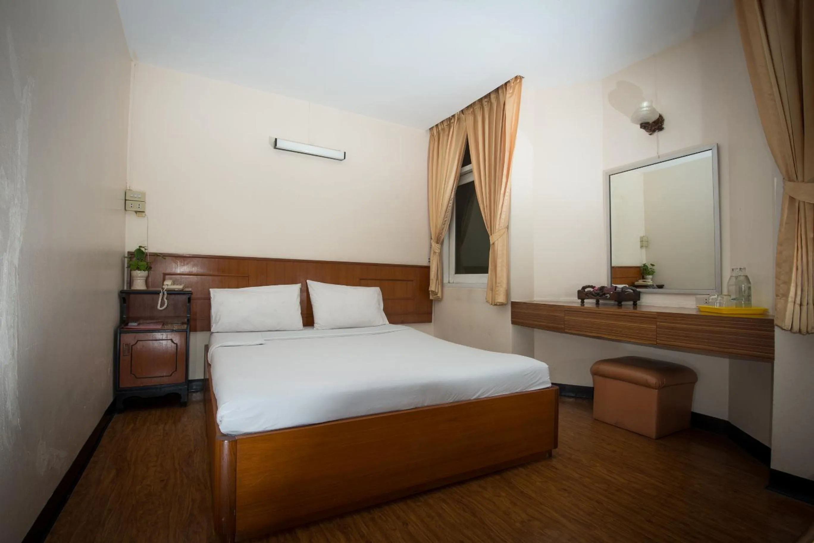 Bedroom in Muangphol Mansion