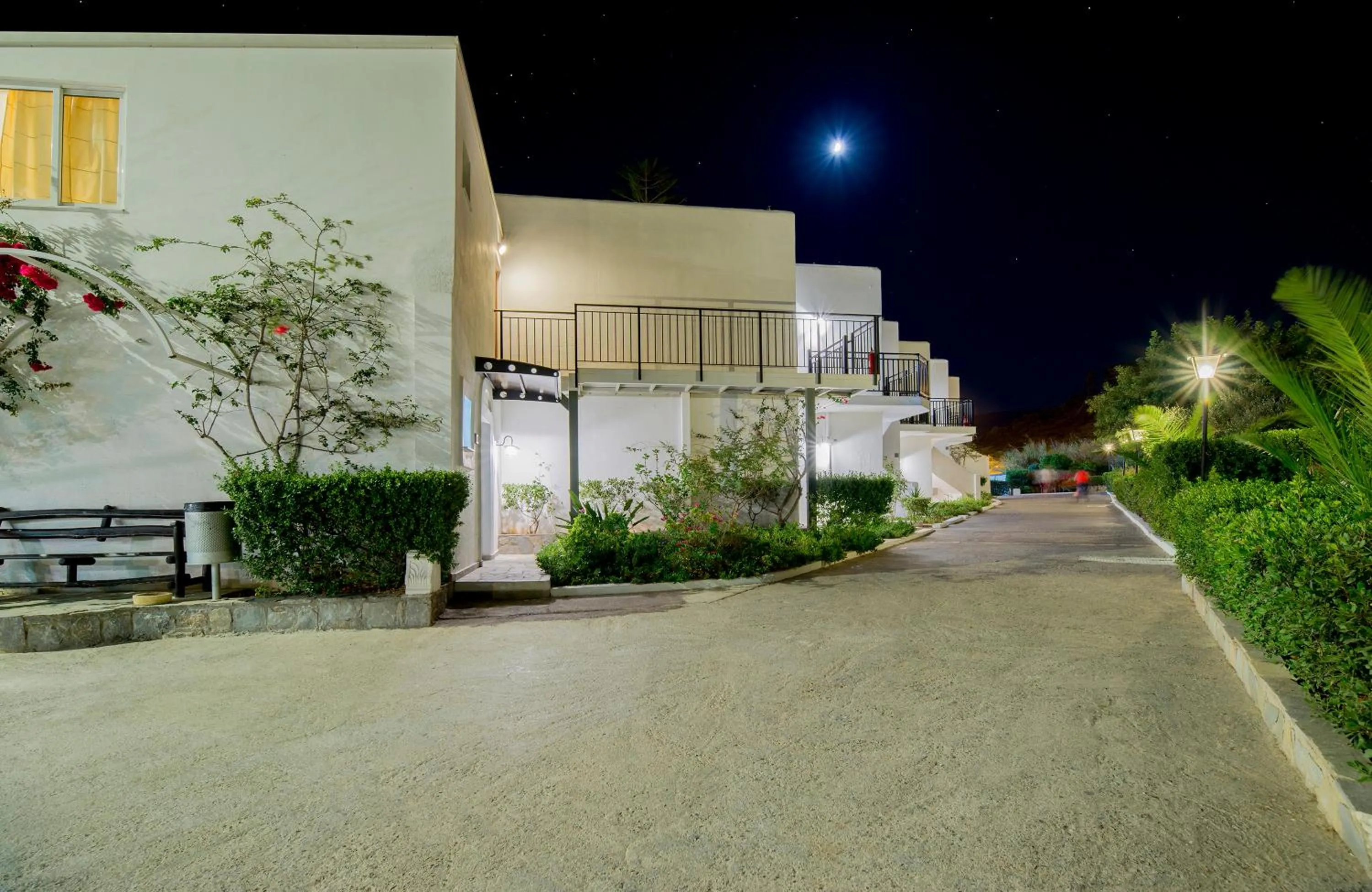 Property building in Horizon Beach