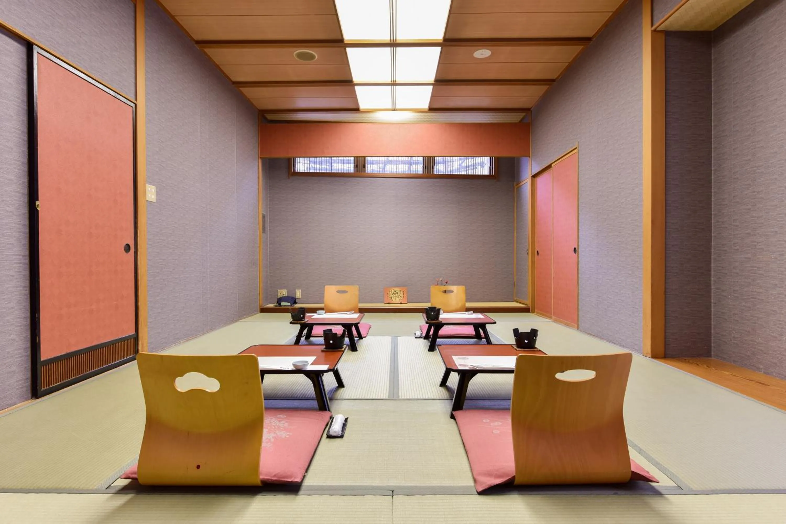 Dining area in Kokuya