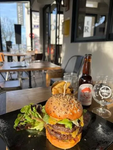 Restaurant/places to eat in Hôtel Restaurant La Voile - Le Dock'er