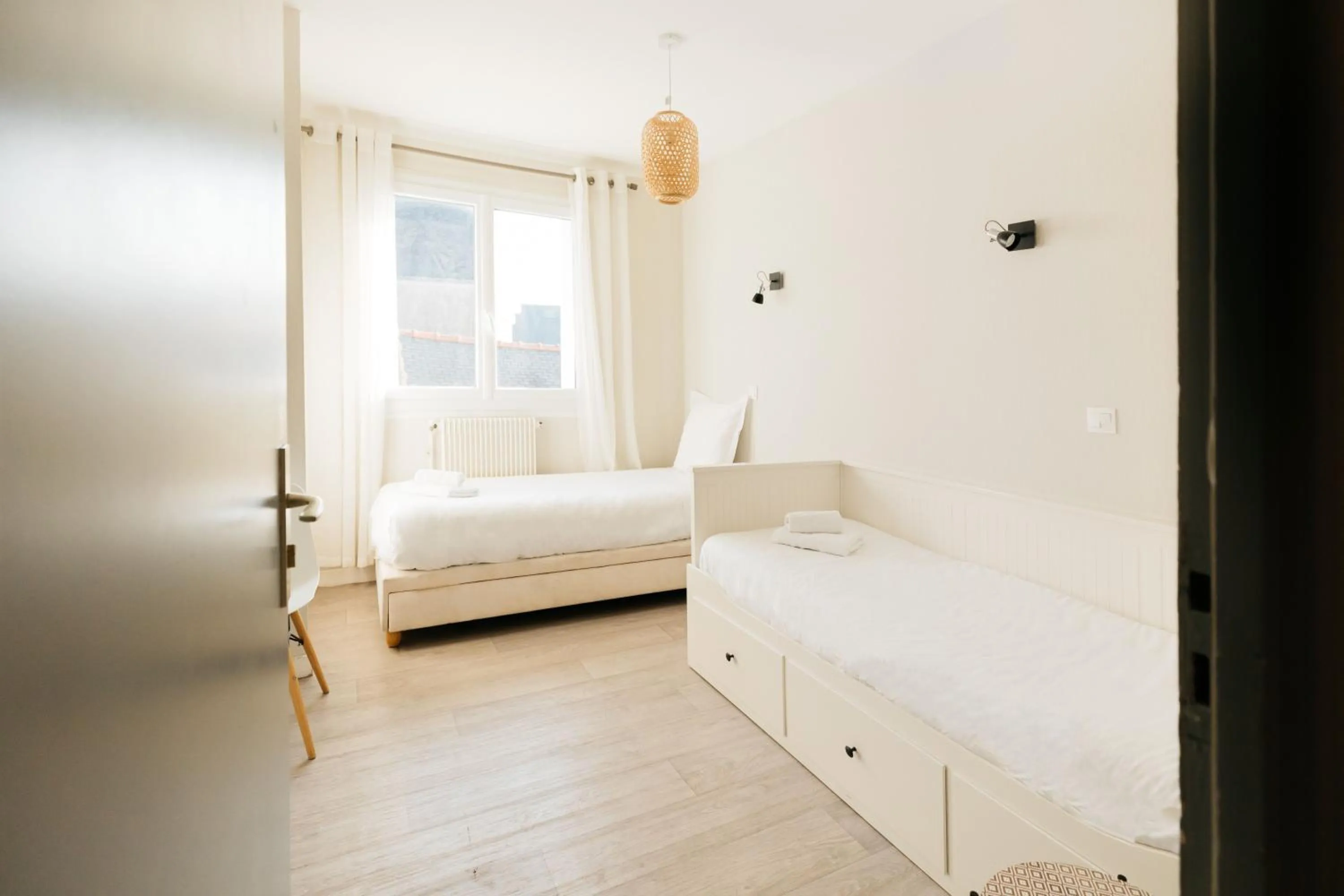 Photo of the whole room, Bed in Hôtel Restaurant La Voile - Le Dock'er