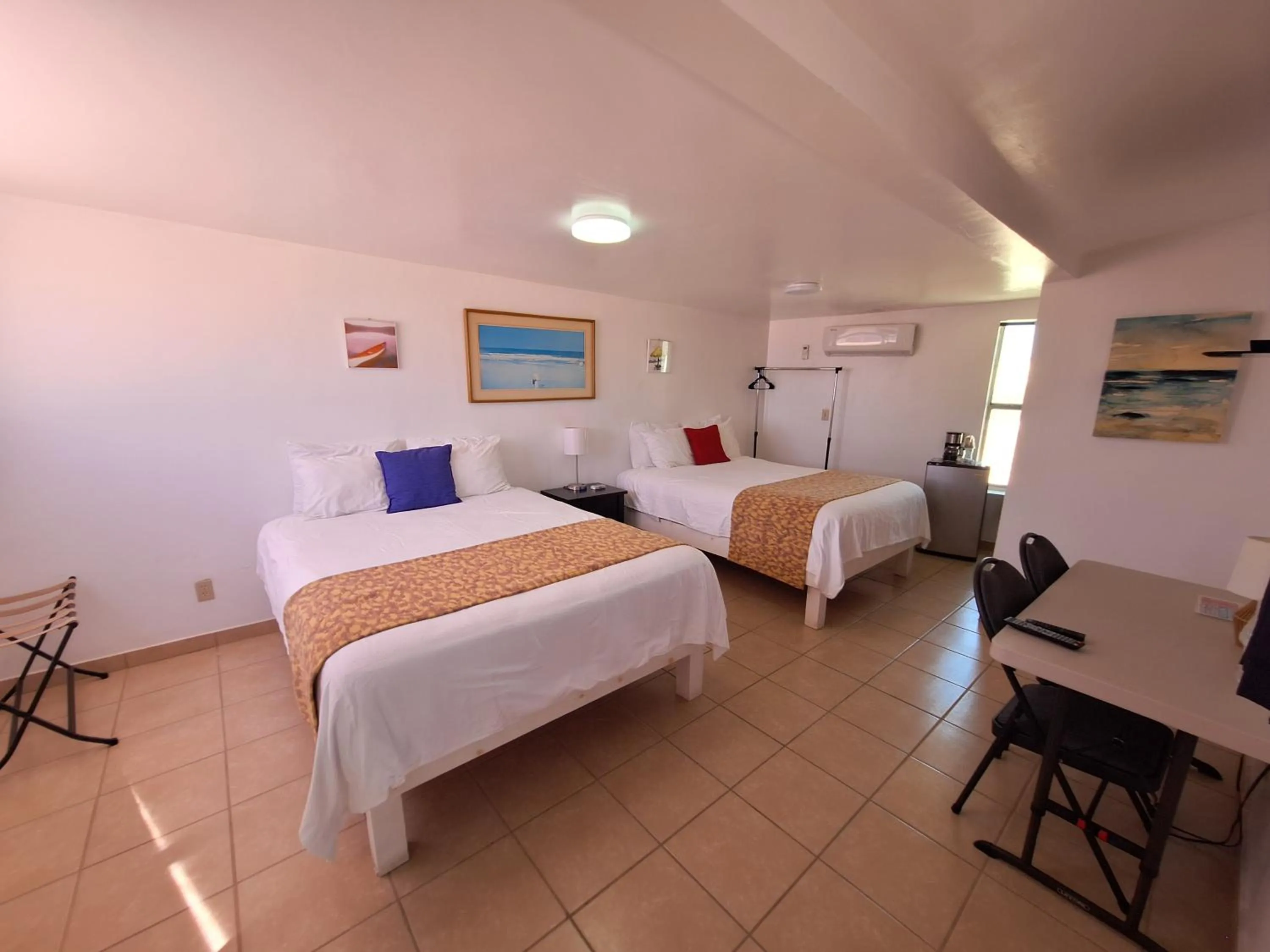 Bed in #44#27#56al#67 Rooms 2 beds near beach