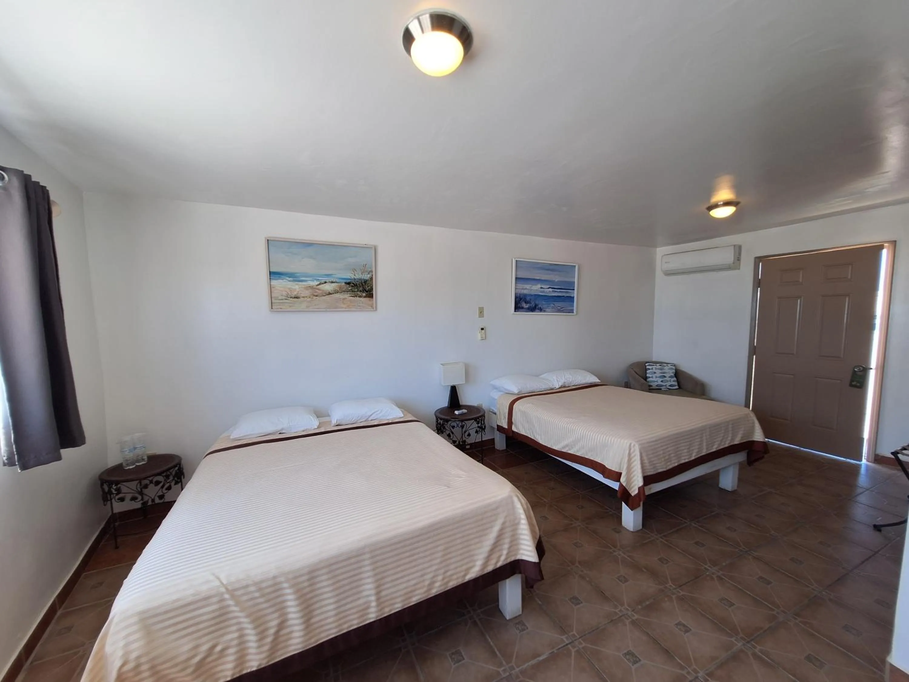 Bed in #44#27#56al#67 Rooms 2 beds near beach