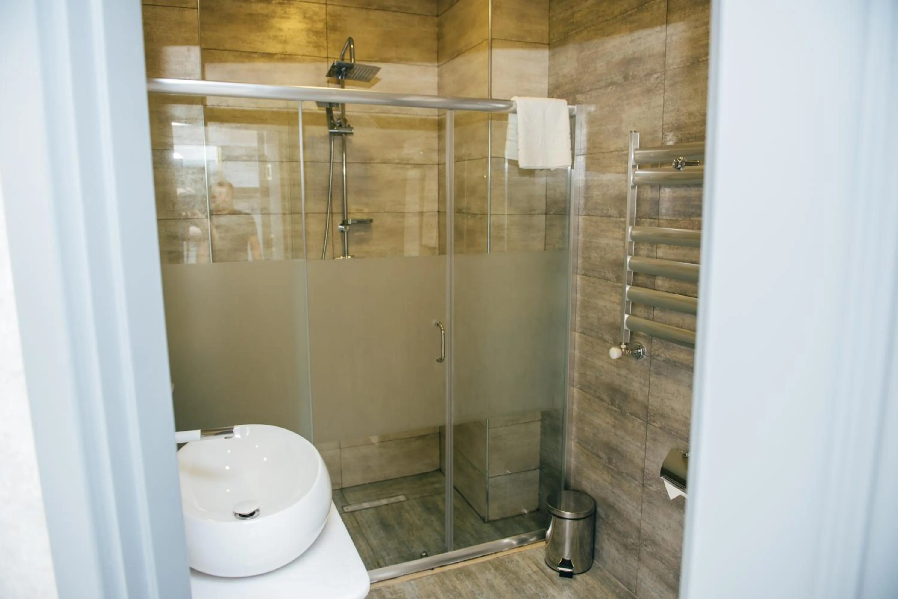 Shower in Sunday Hotel Baku