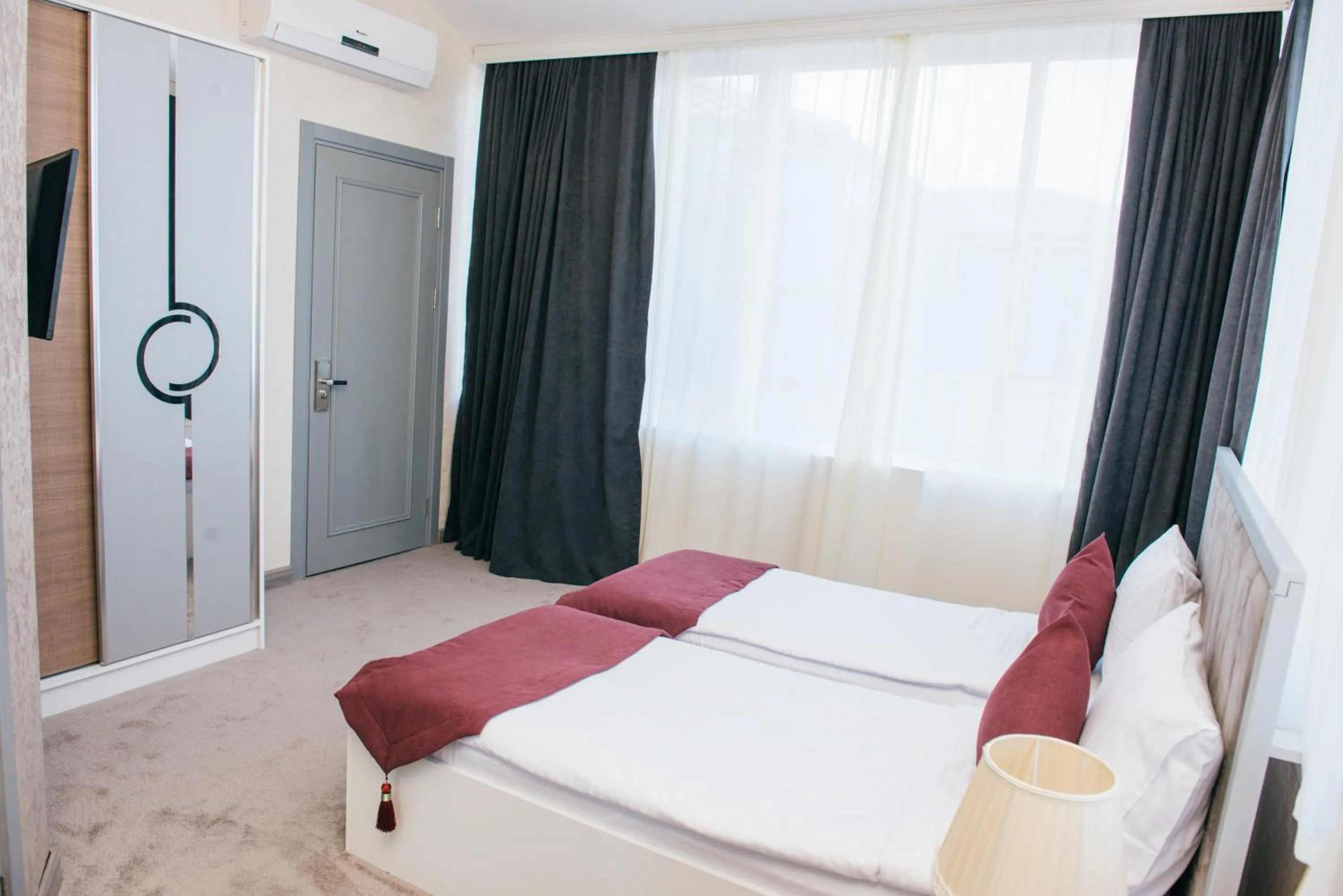 Photo of the whole room in Sunday Hotel Baku