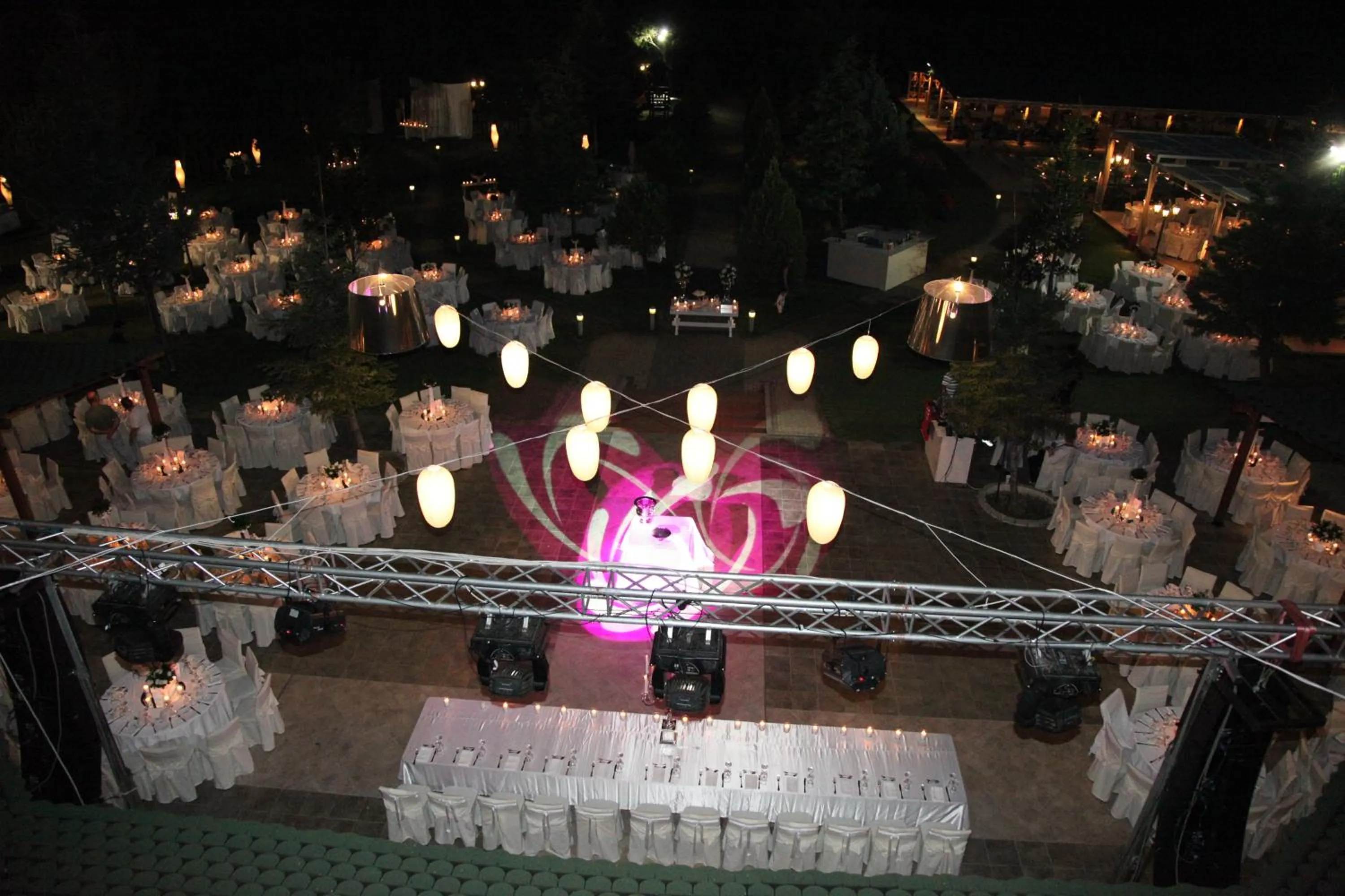 Banquet/Function facilities in Le Chalet