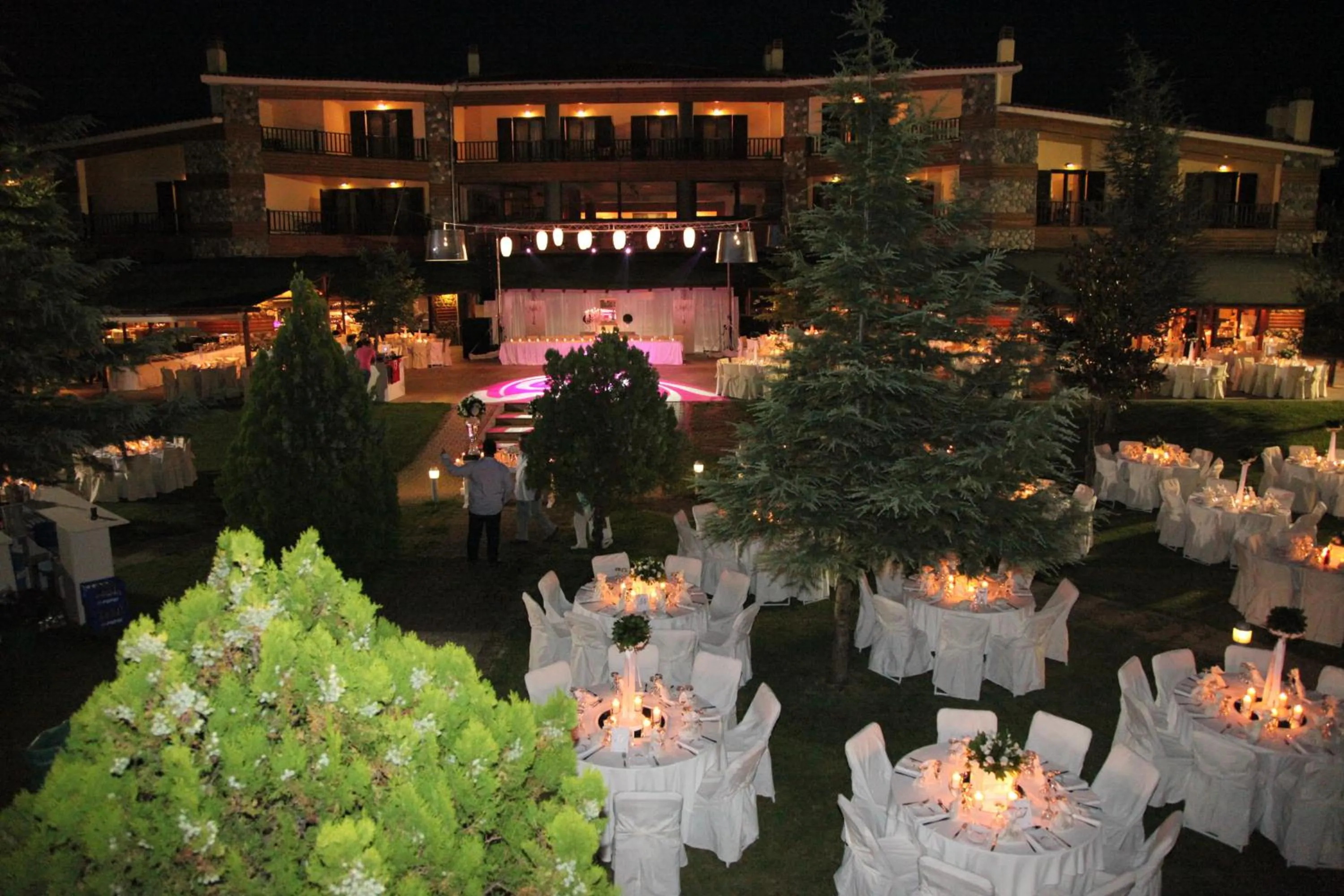 Banquet/Function facilities in Le Chalet