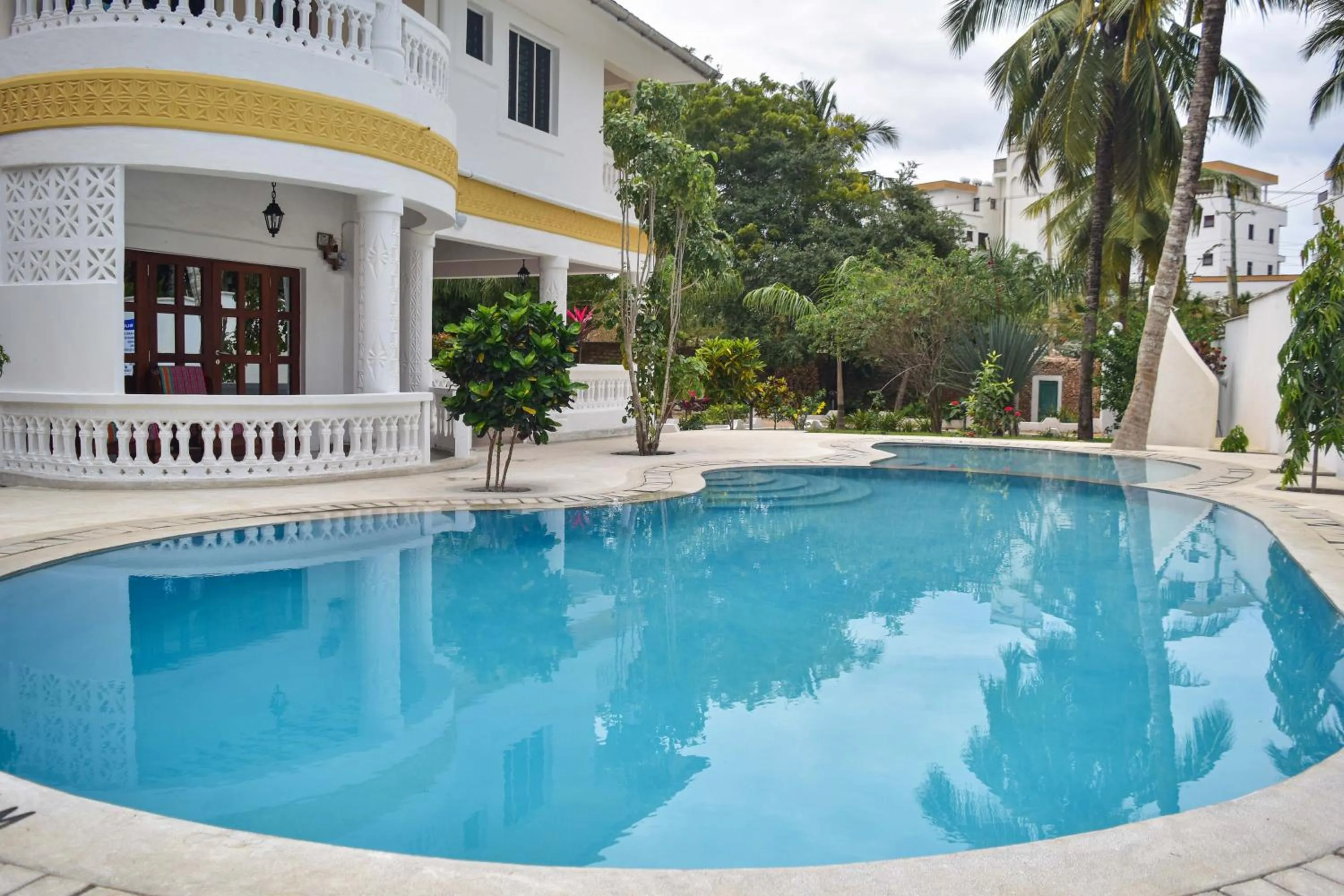 Swimming pool in Tahira Villa