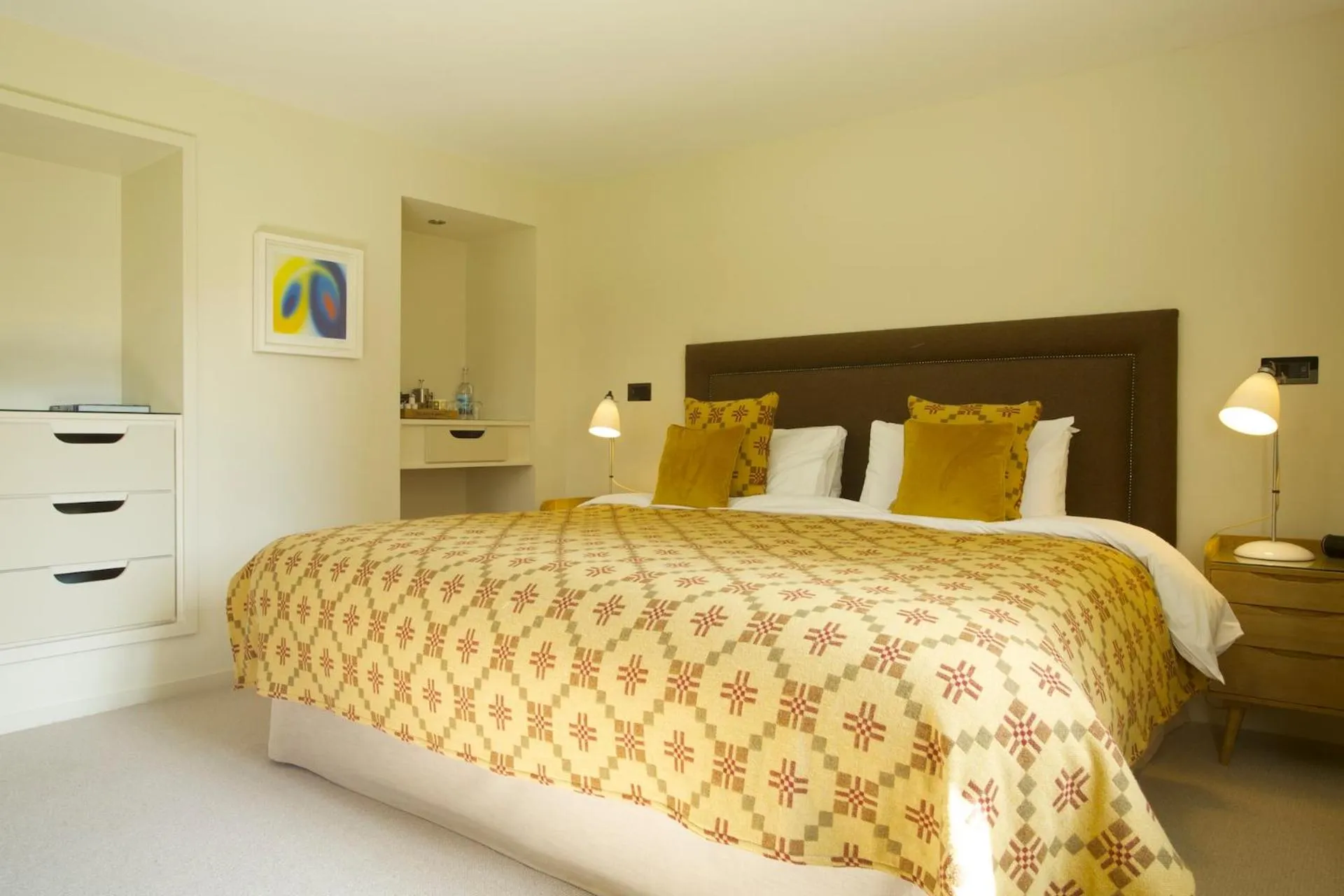 Bedroom, Bed in The Plume of Feathers