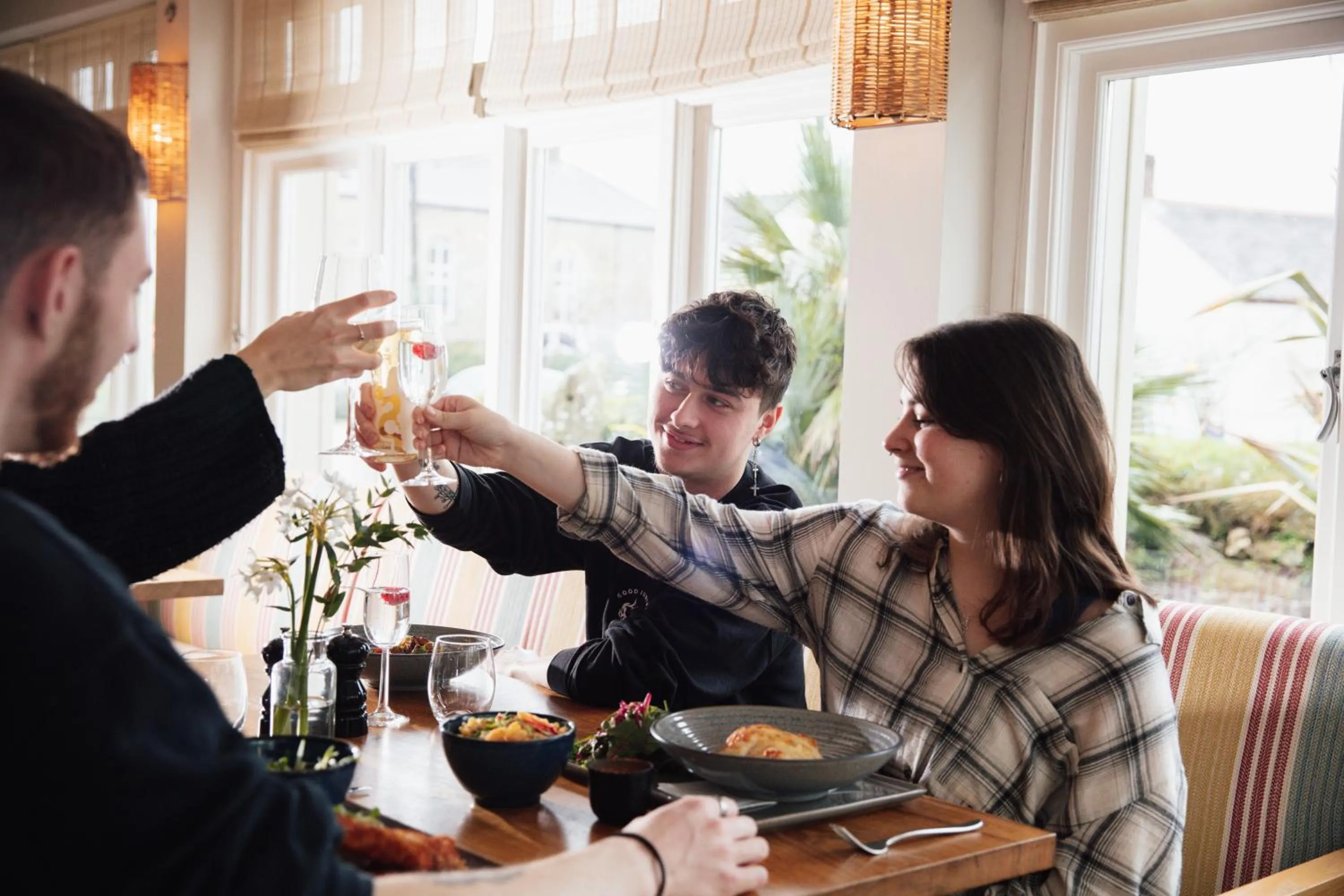 Restaurant/places to eat in The Plume of Feathers