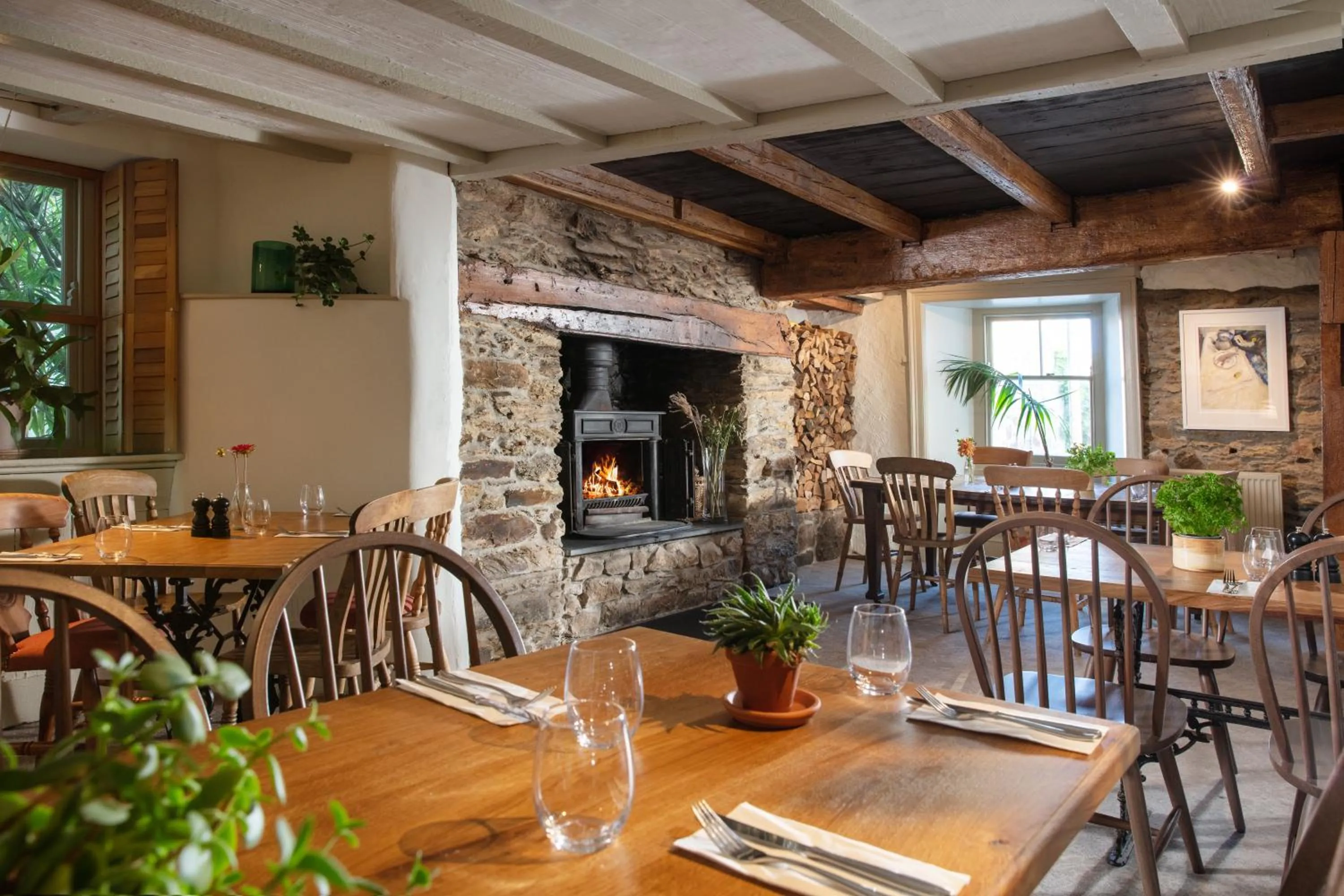 Restaurant/places to eat in The Plume of Feathers