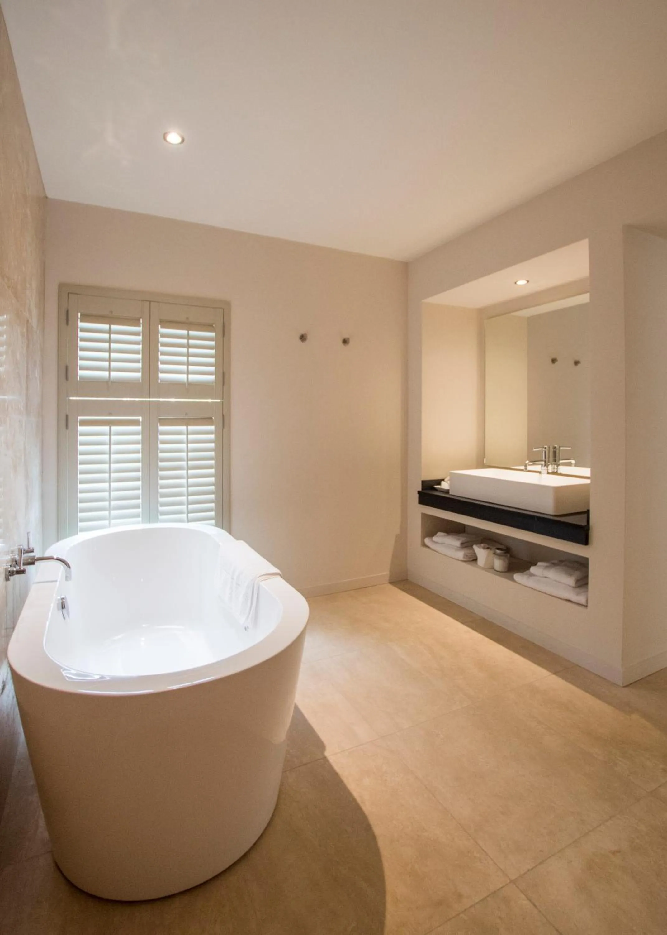 Day in The Plume of Feathers