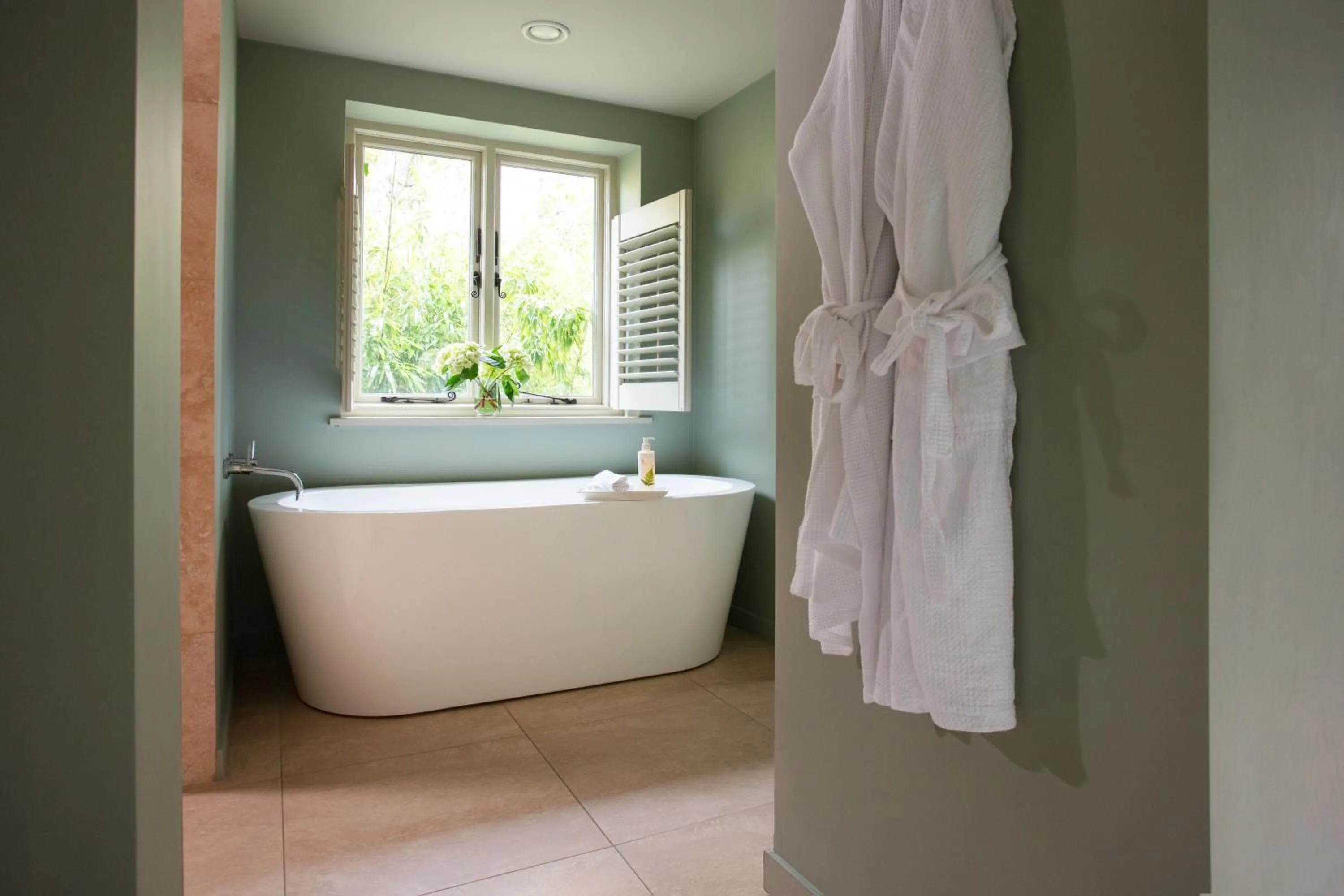 Bathroom in The Plume of Feathers