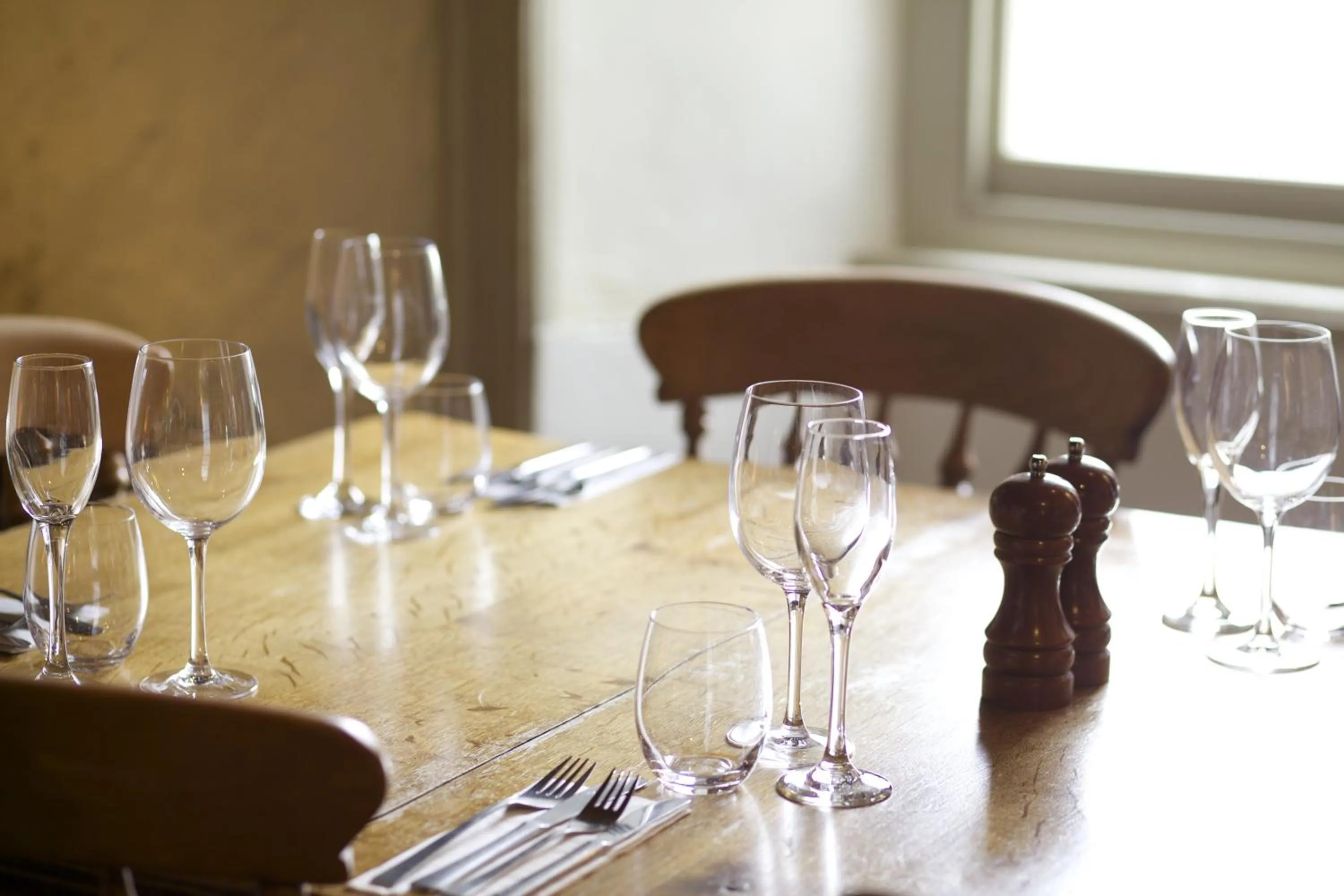 Restaurant/places to eat in The Plume of Feathers