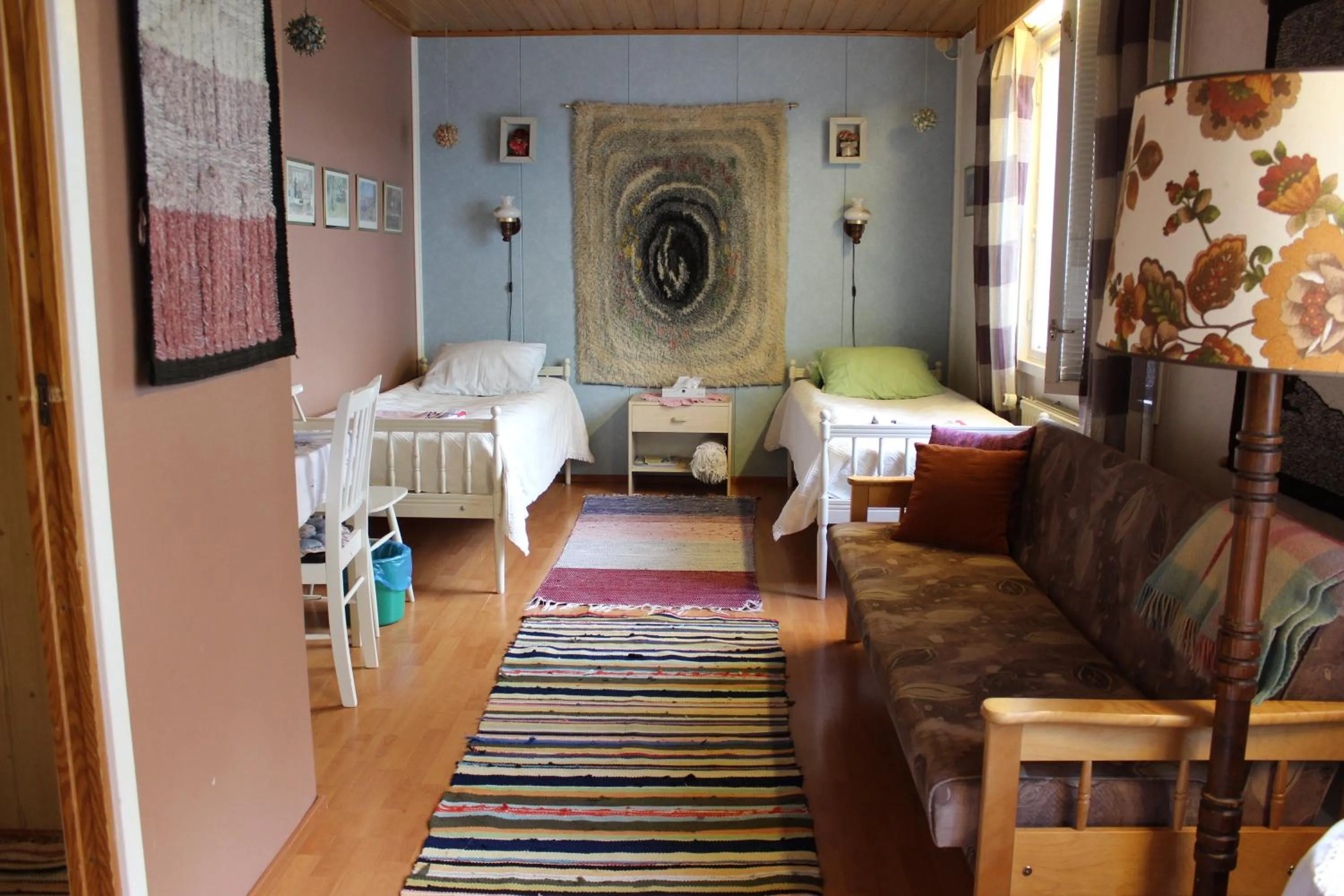 Photo of the whole room, Bed in Motelli Nuttulinna