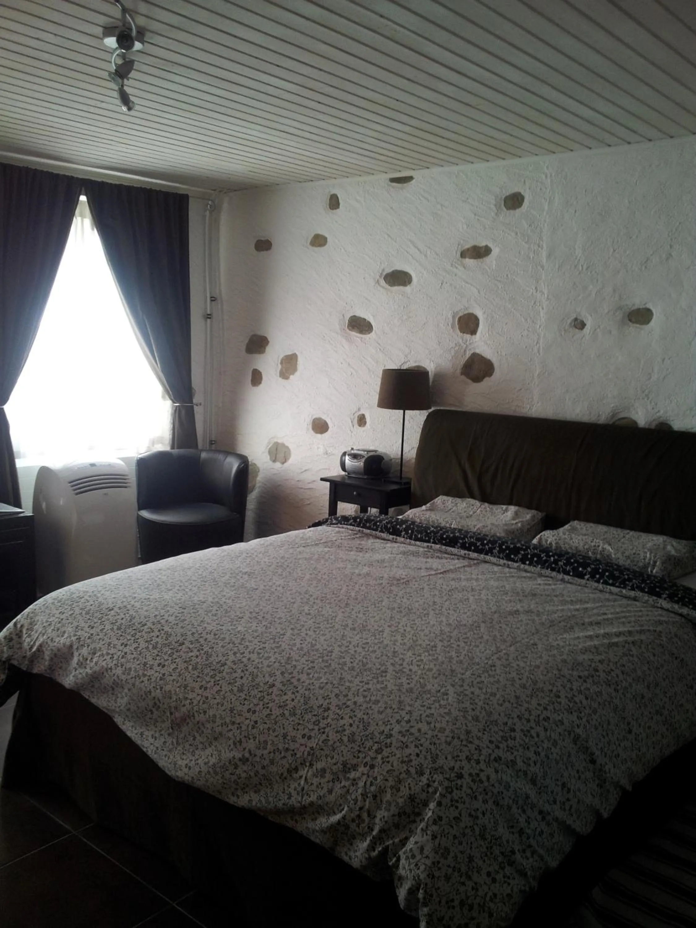 Photo of the whole room, Bed in Au cœur du vignoble sur Bursins