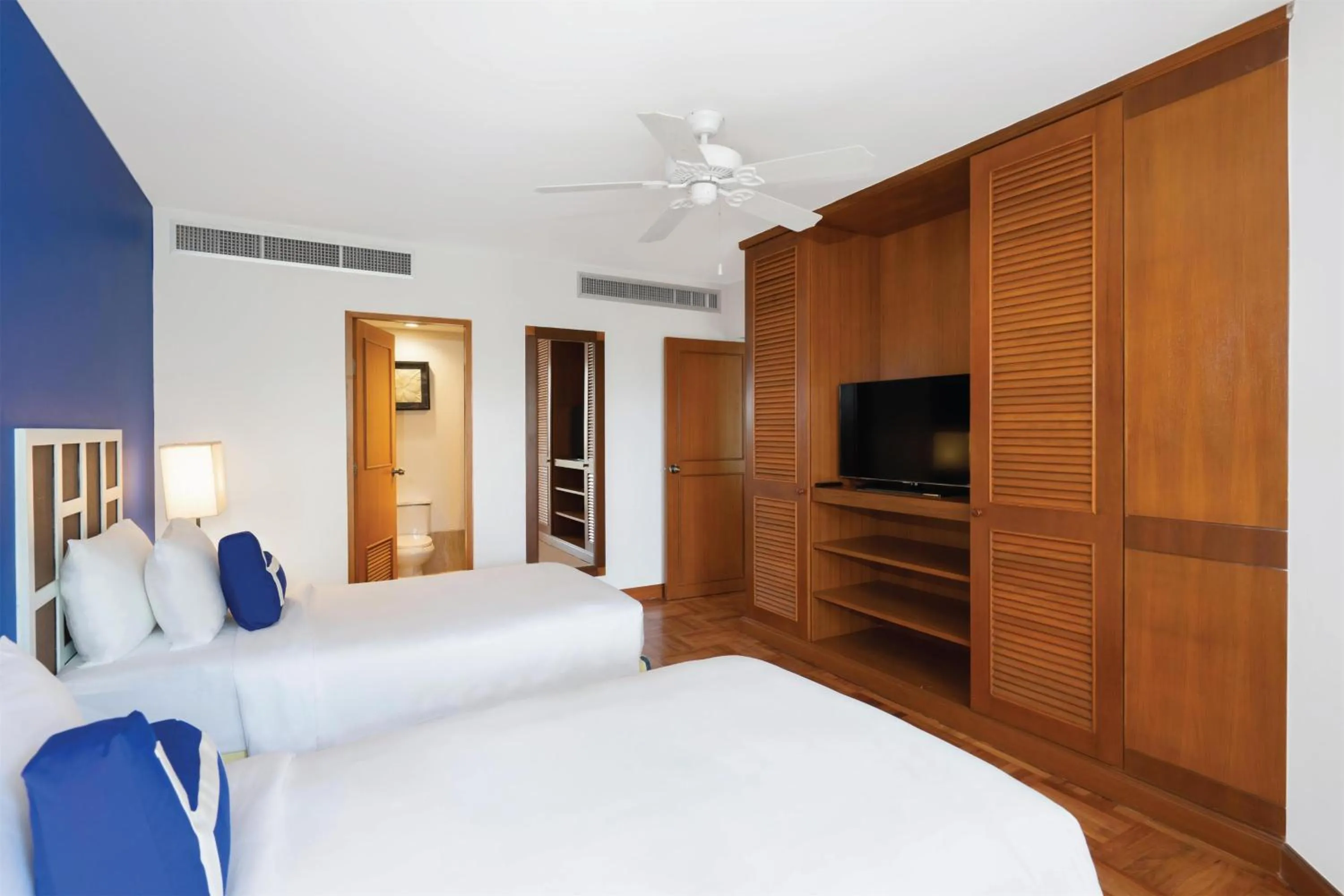 Bedroom, Bed in Homm Suites Laguna, part of Banyan Group