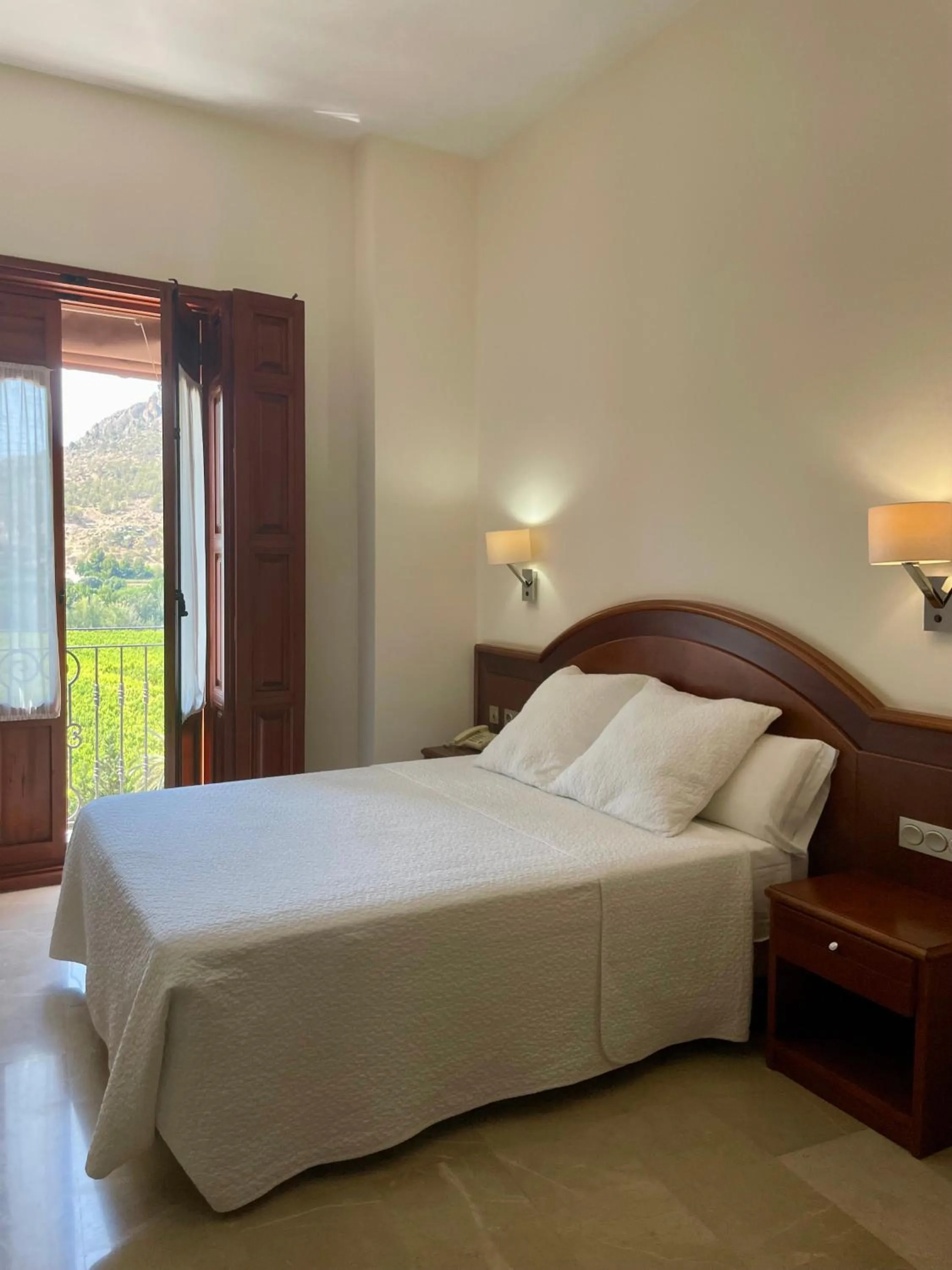 Decorative detail, Bed in Hotel San Sebastián Hospedería