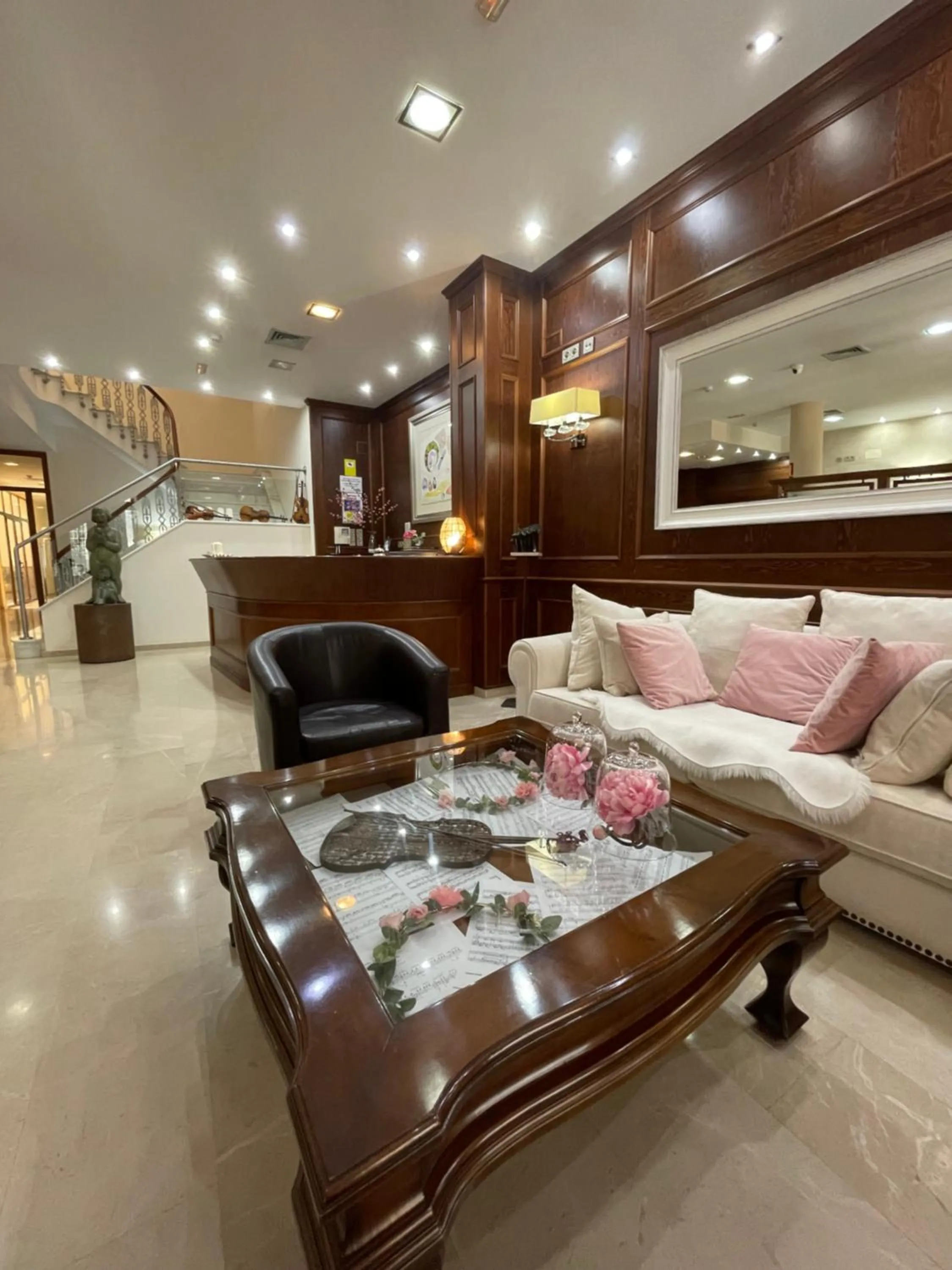 Lobby or reception in Hotel San Sebastián Hospedería