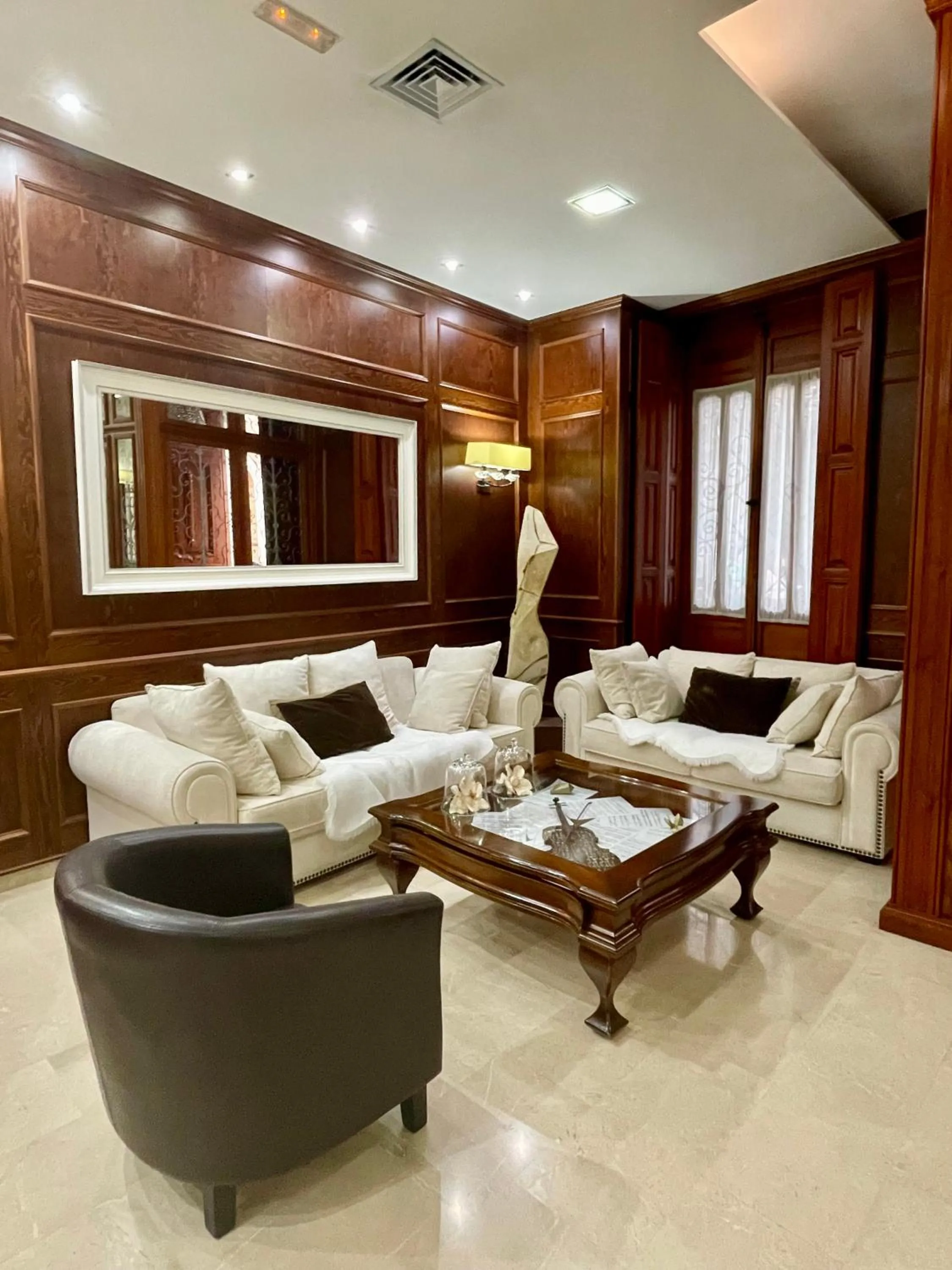 Lobby or reception in Hotel San Sebastián Hospedería