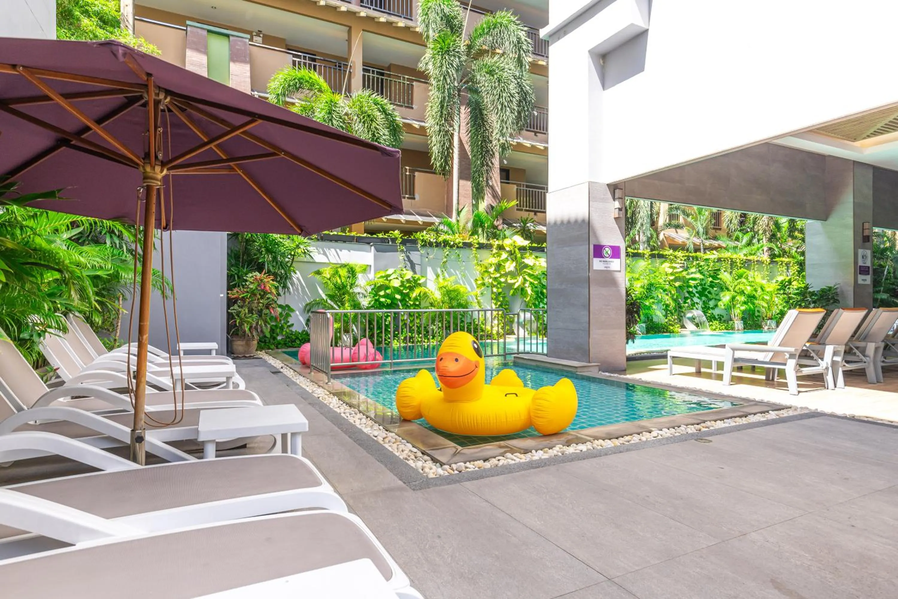 Swimming pool in WOOVO Phuket Patong - by Swandor
