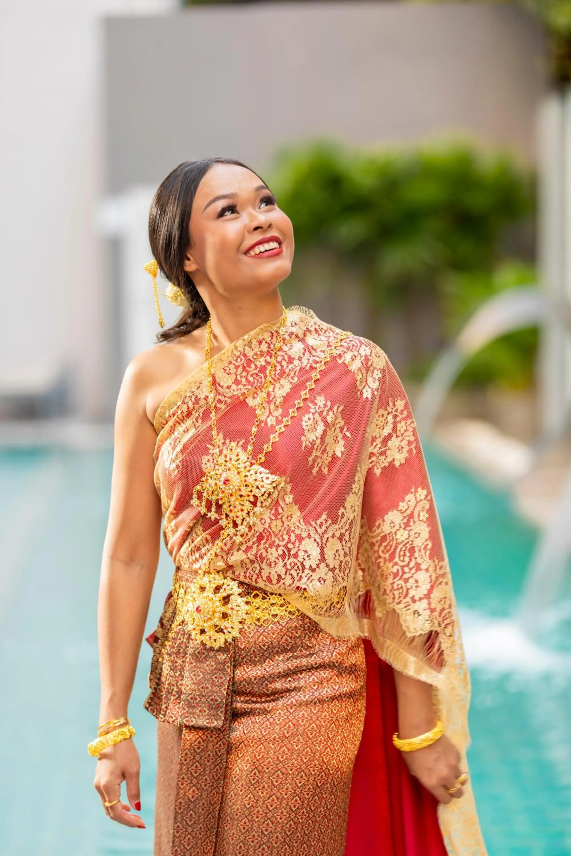 Staff in WOOVO Phuket Patong - by Swandor