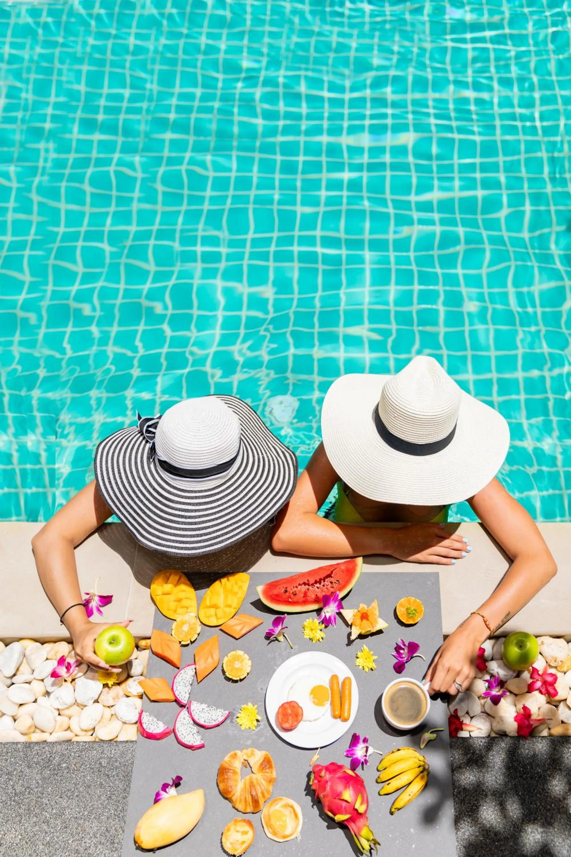 group of guests in WOOVO Phuket Patong - by Swandor