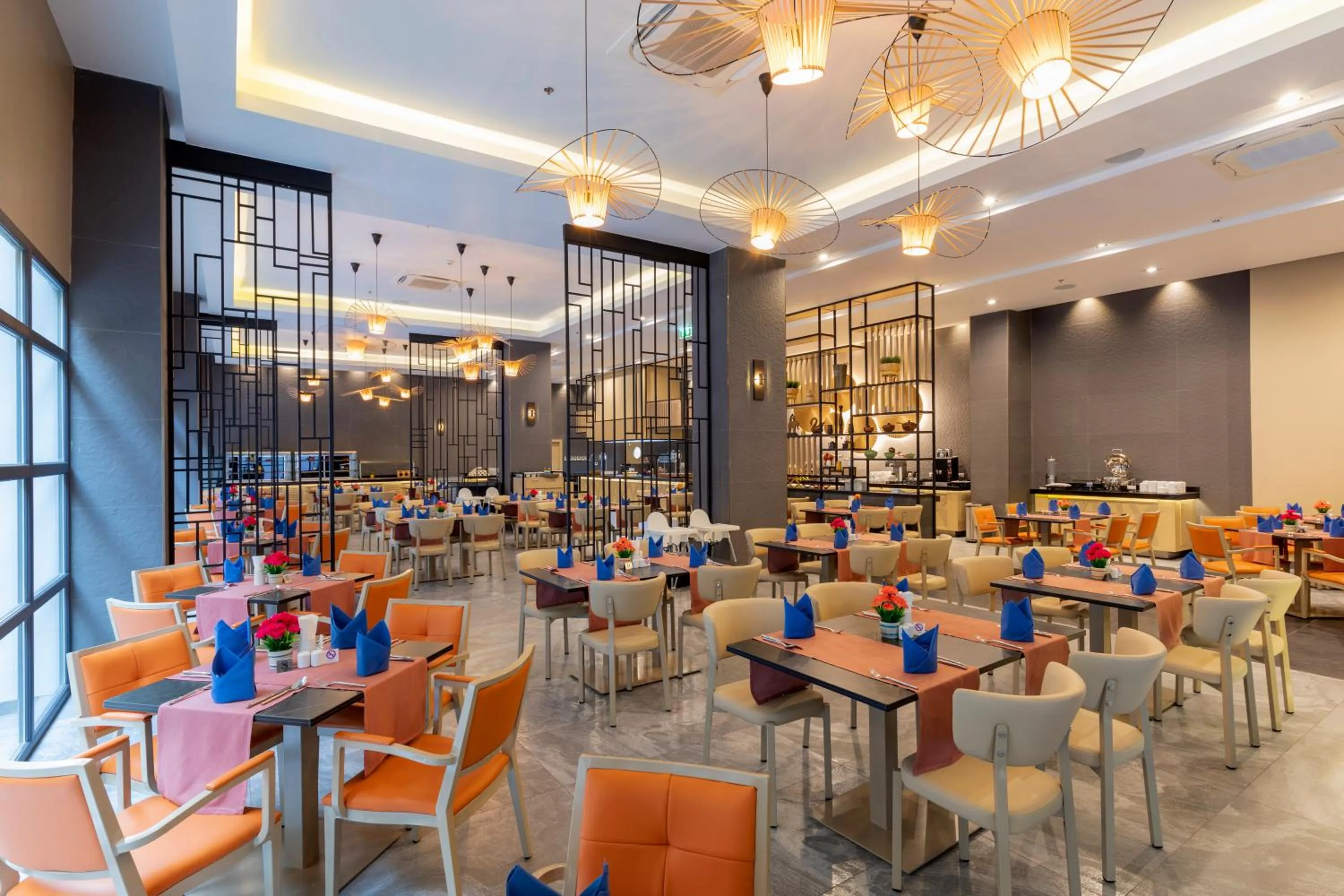 Restaurant/places to eat in WOOVO Phuket Patong - by Swandor