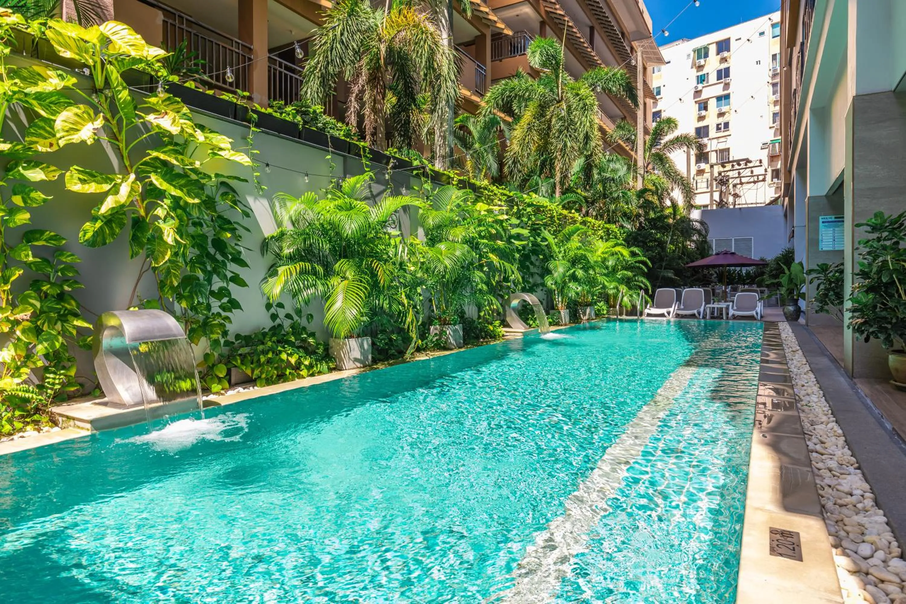 Swimming pool in WOOVO Phuket Patong - by Swandor