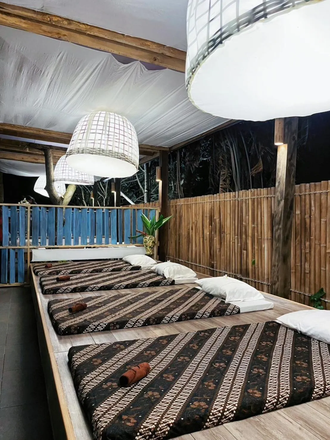 Bed in SriLanta Resort and Spa