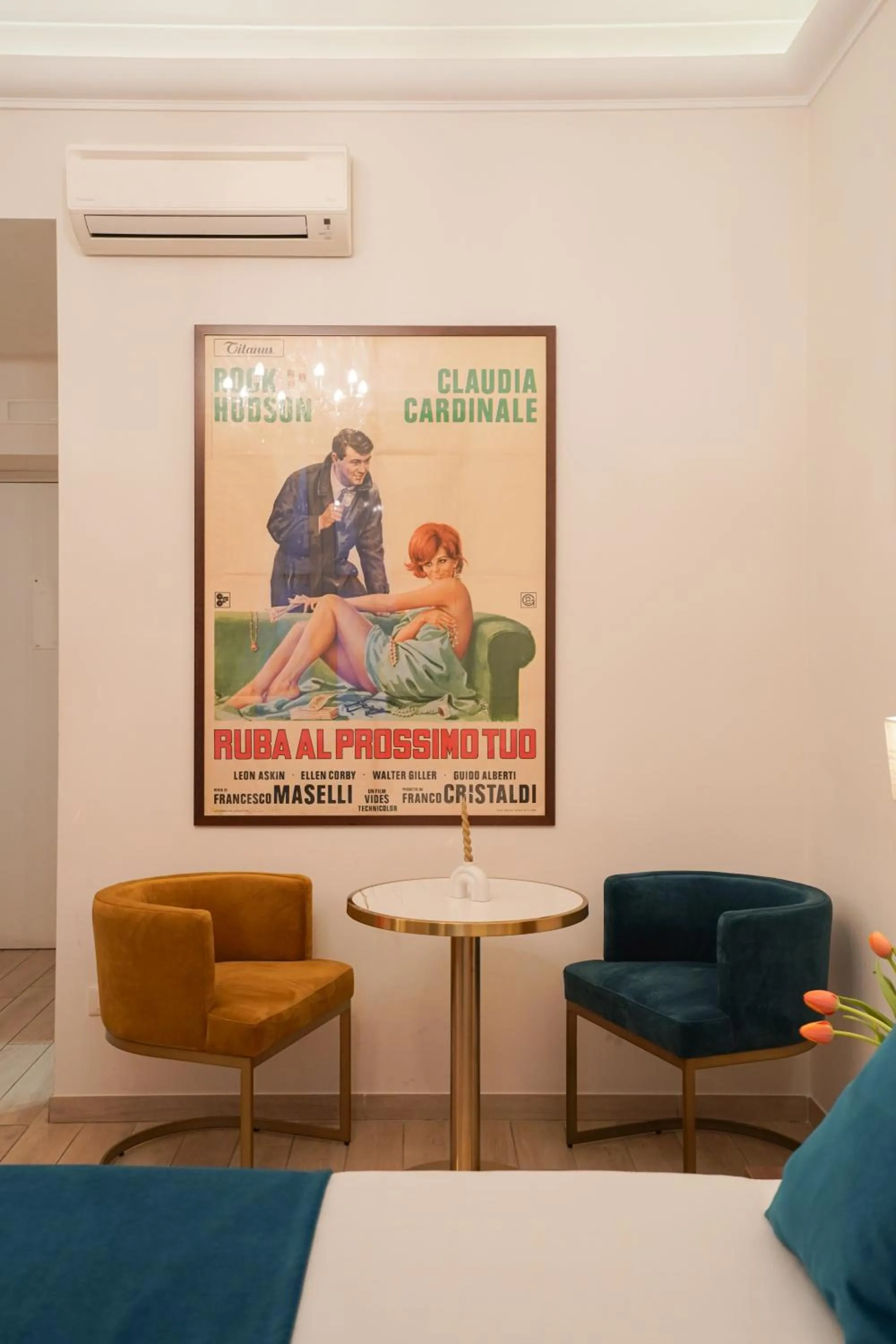 Seating area in Archi di Roma Guest House