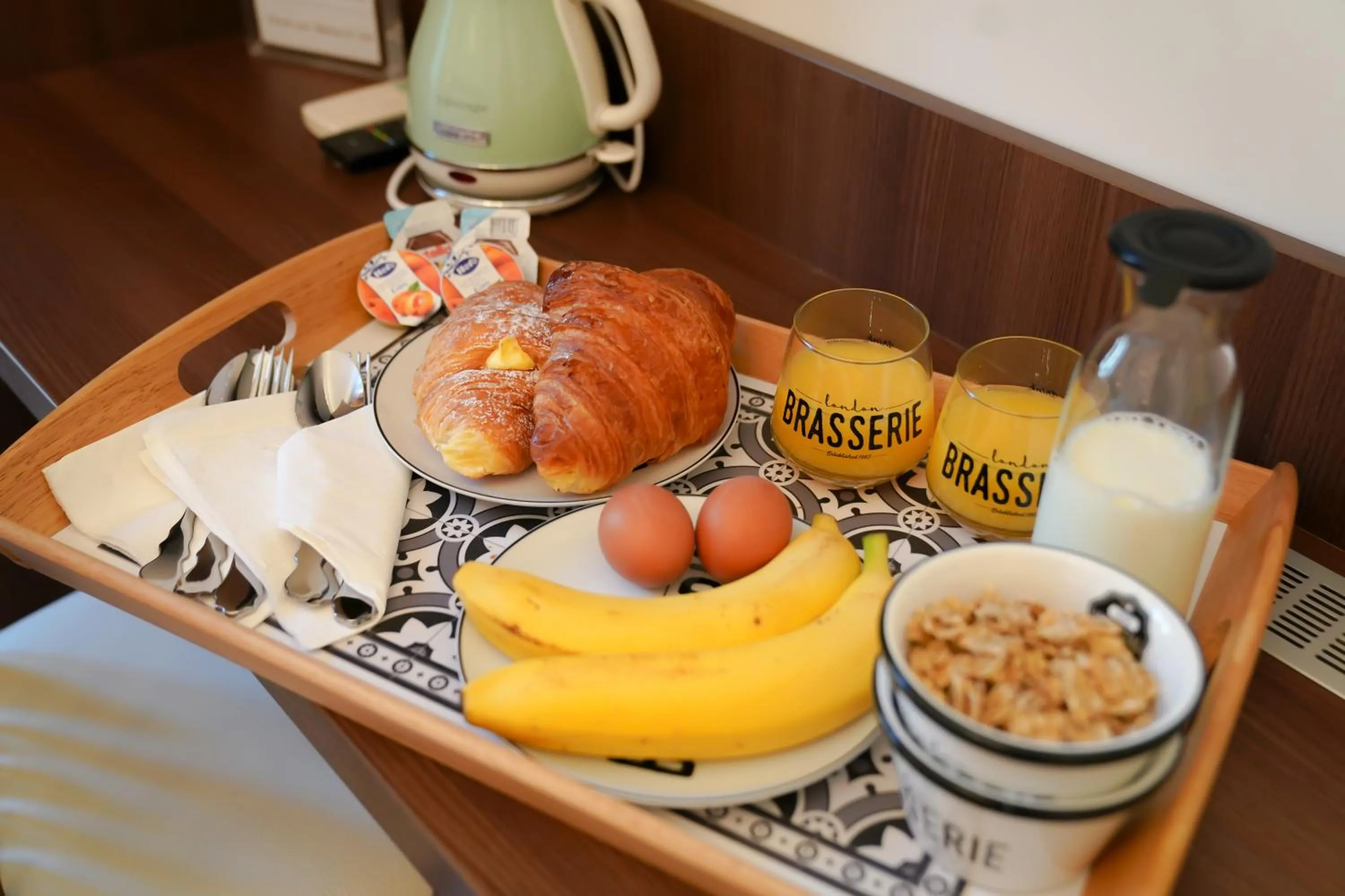 Food and drinks in Archi di Roma Guest House