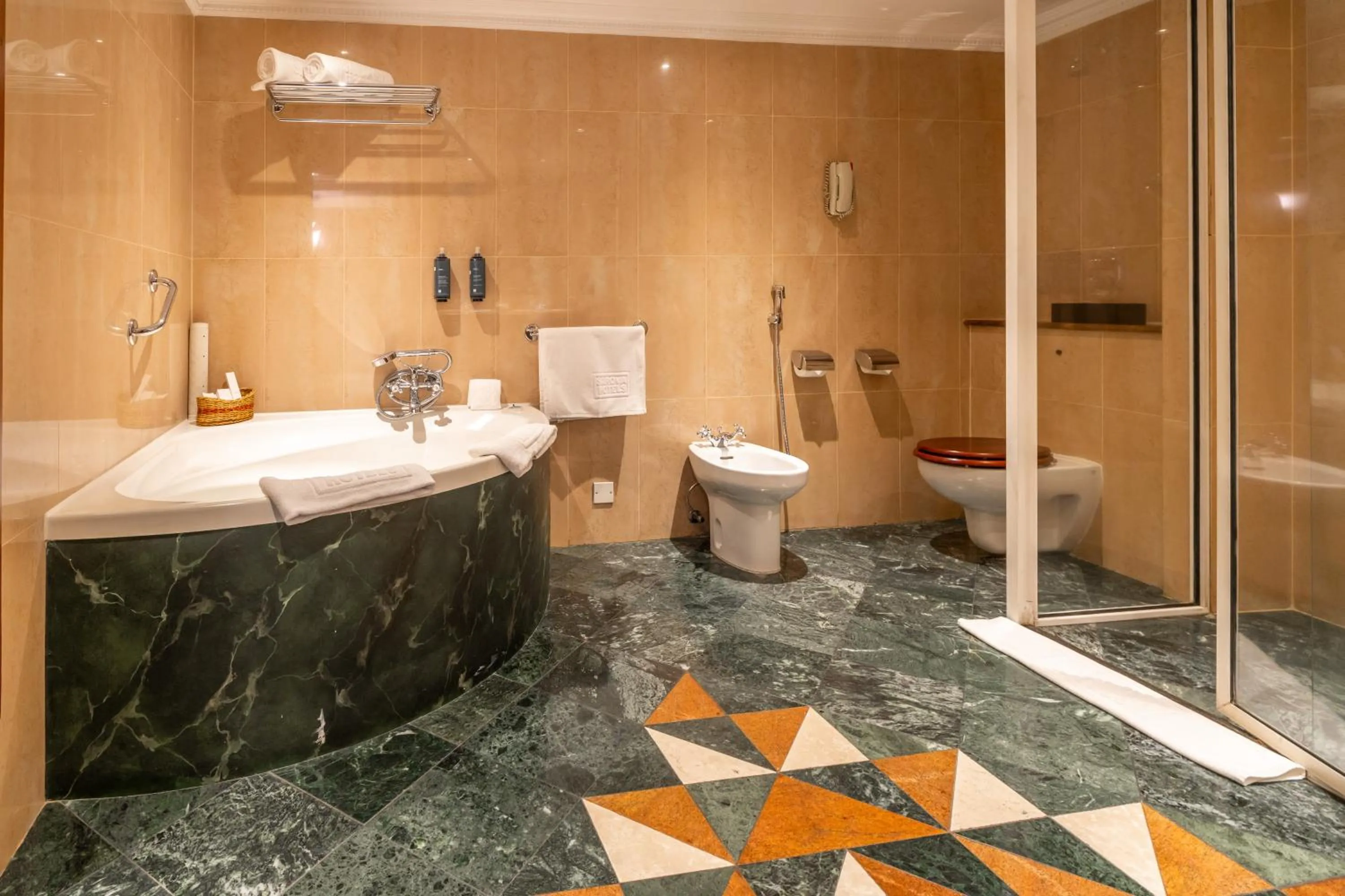 Shower in Sarova Stanley