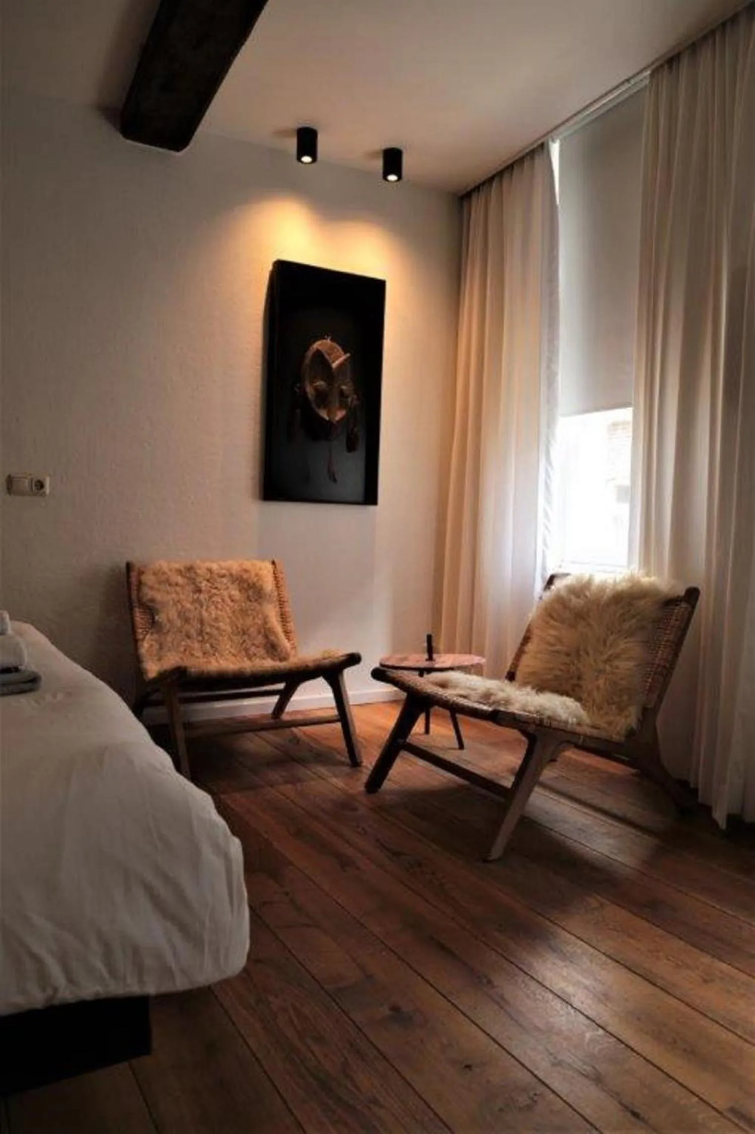 Bedroom, Bed in accademia00