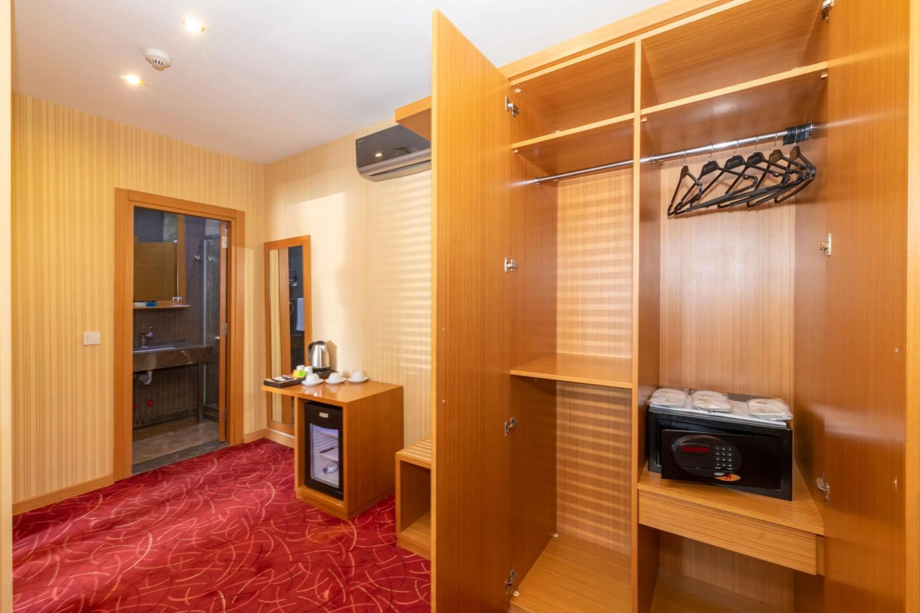 Photo of the whole room in Regno Hotel