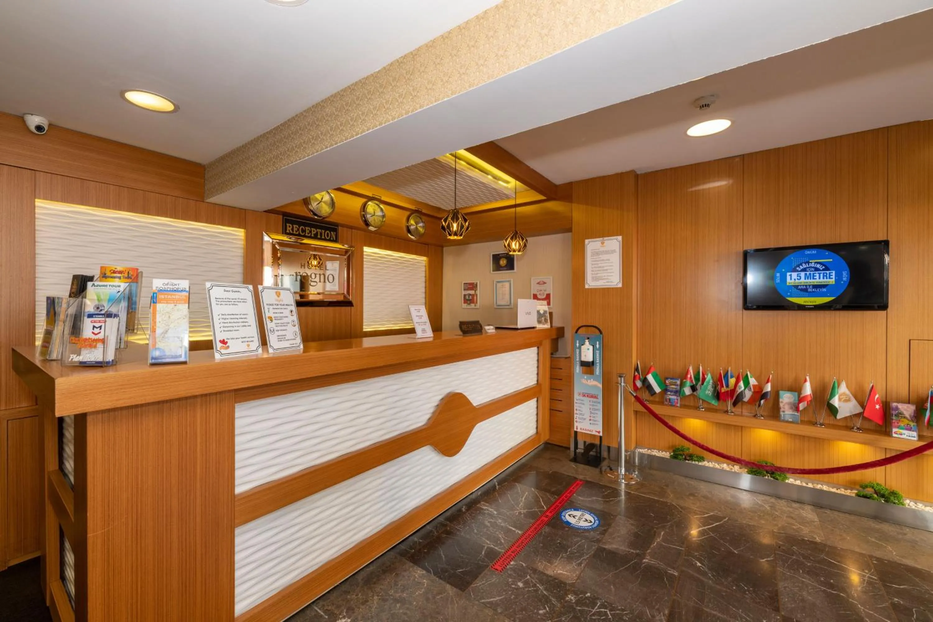 Facade/entrance in Regno Hotel