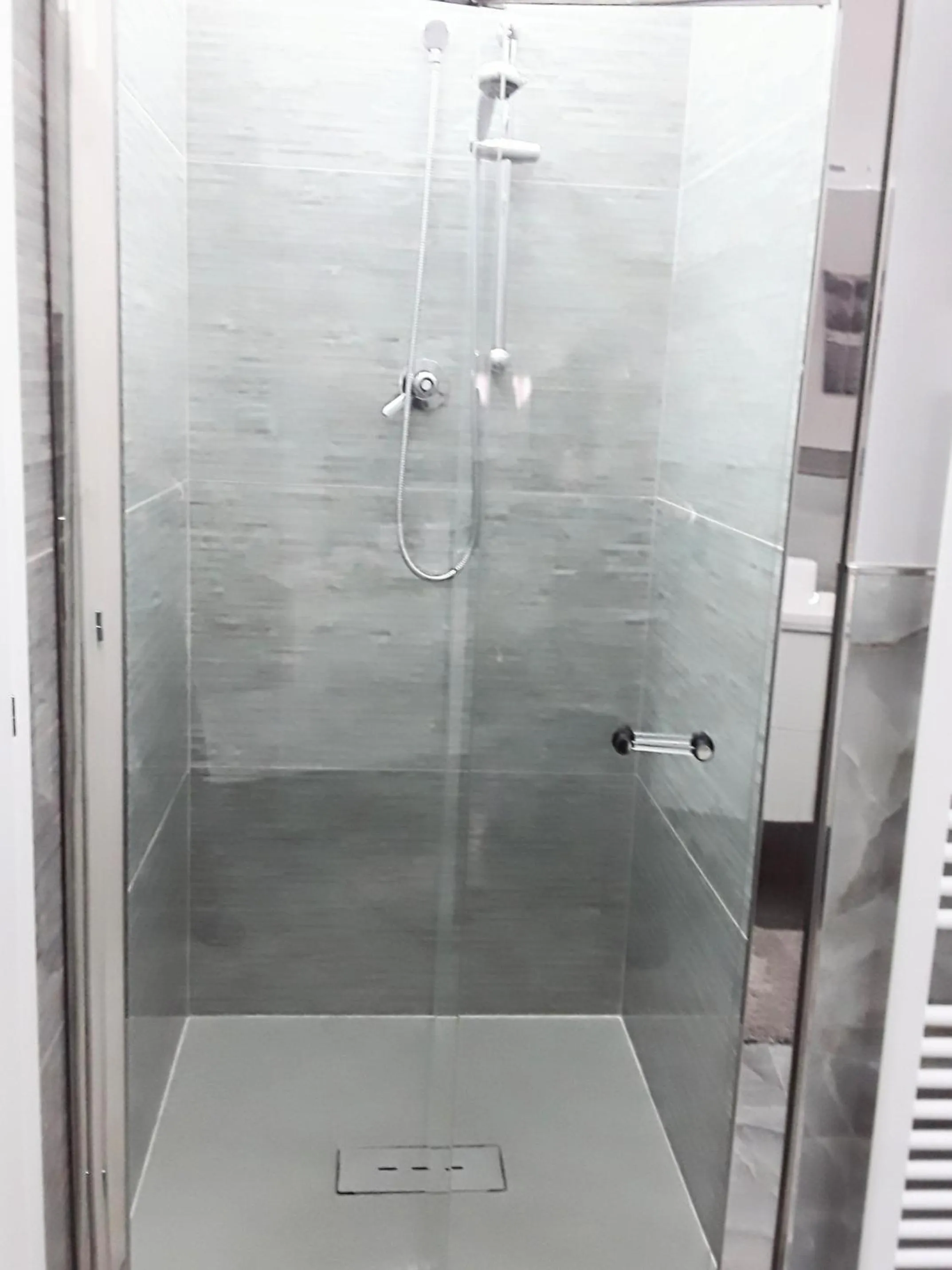 Shower in B&B LA ROSA GIALLA