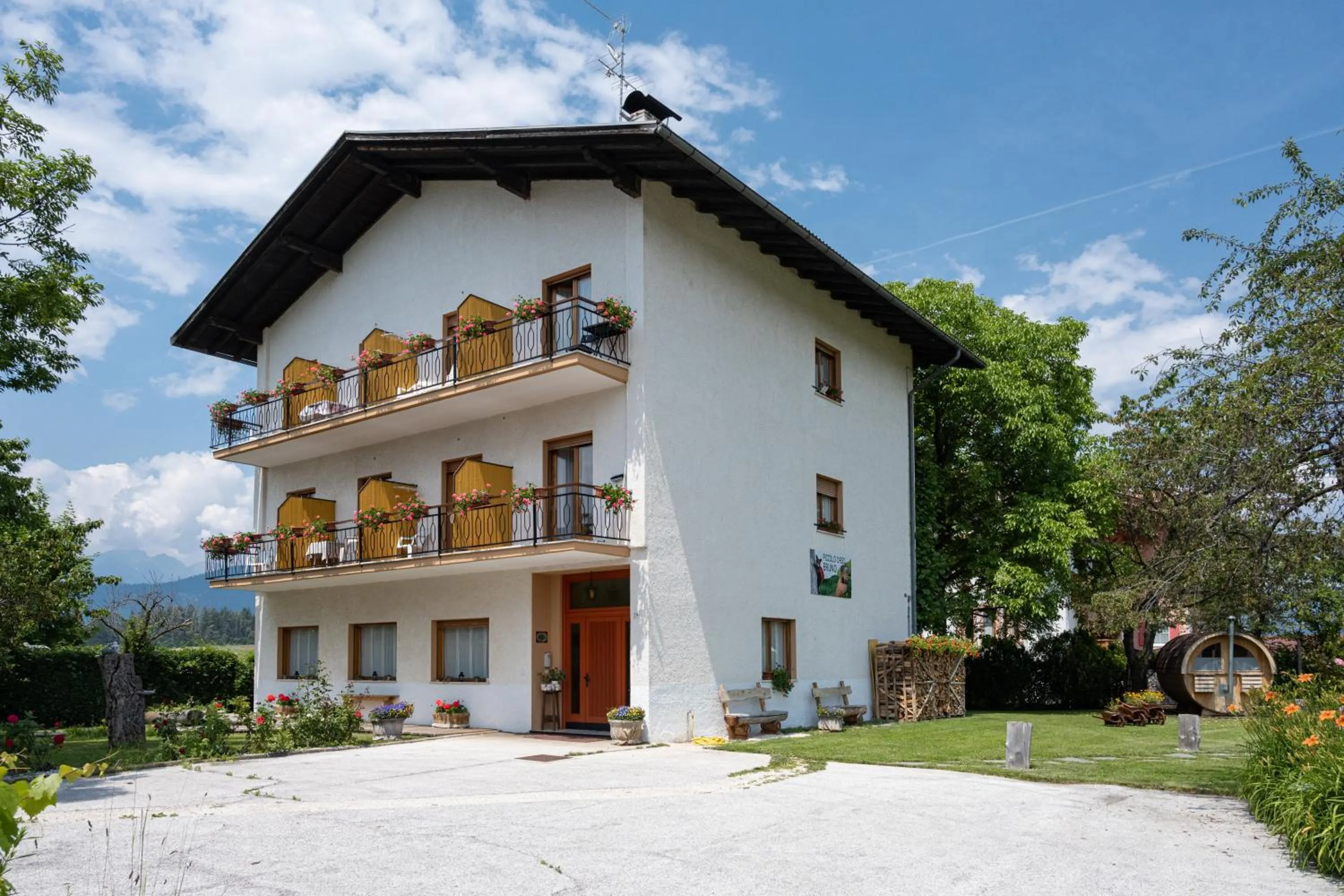 Property building in Piccolo Orso Bruno