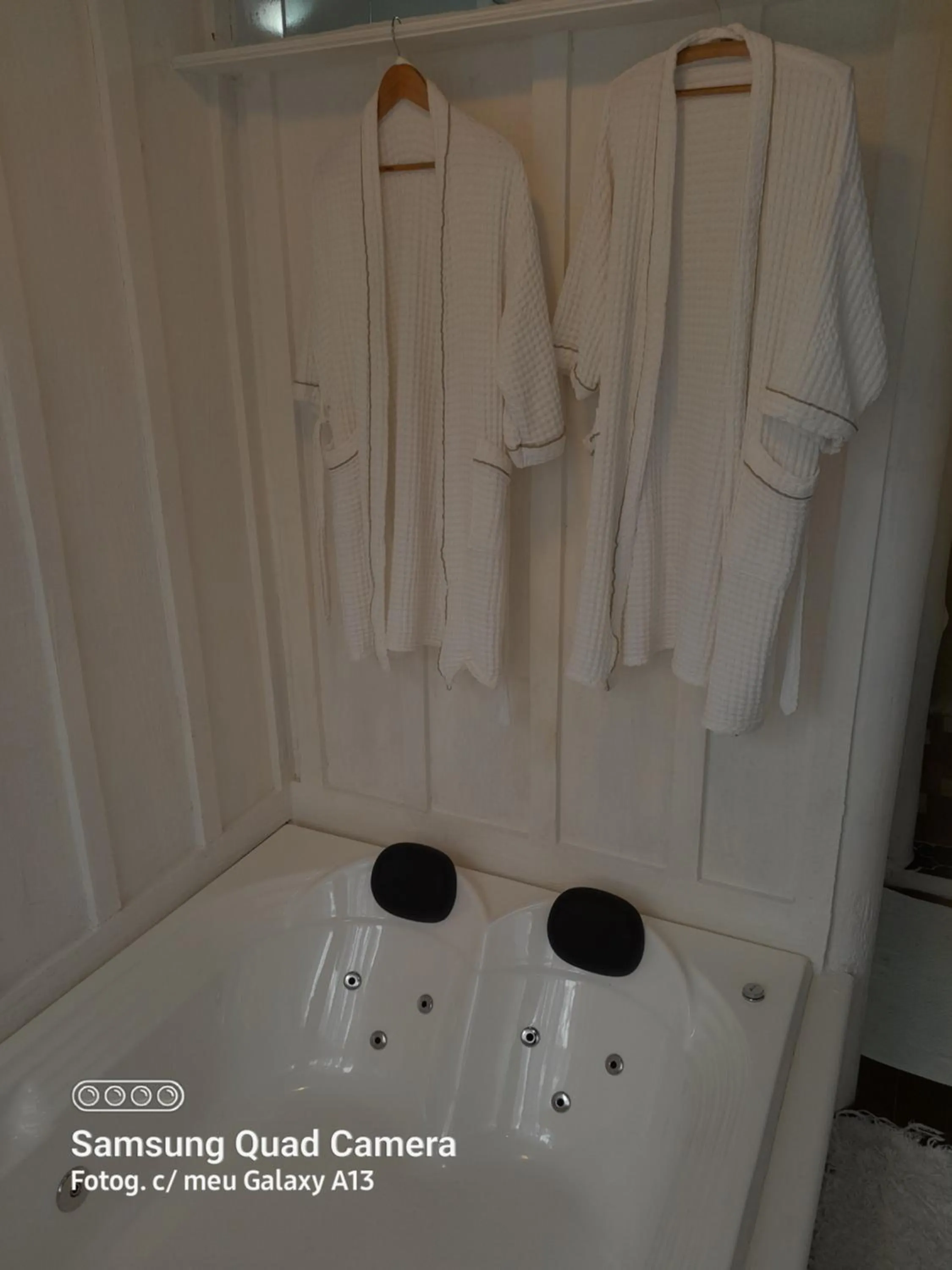 towels in Chalé Rustic House