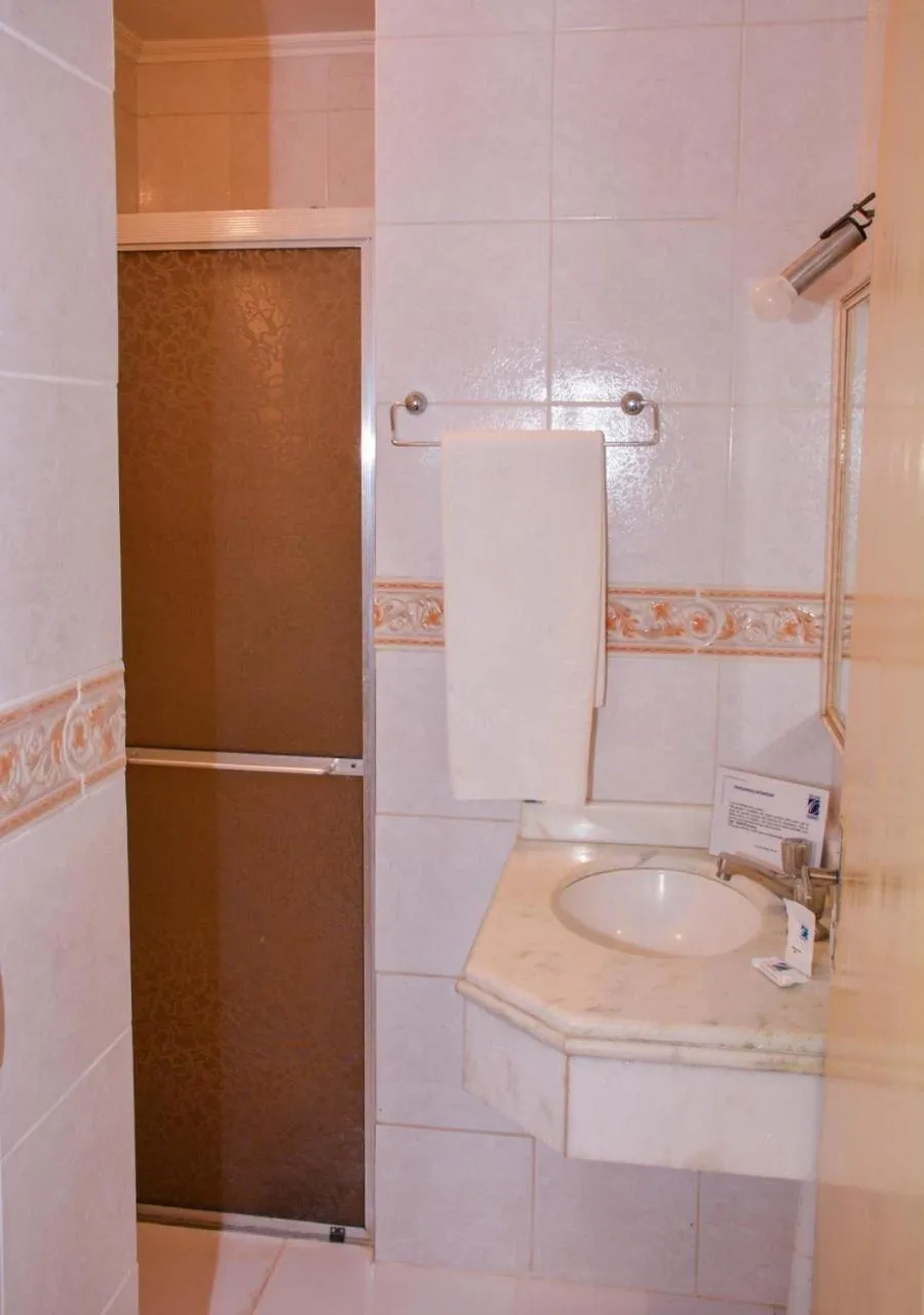 Toilet in Hotel Obino São Borja